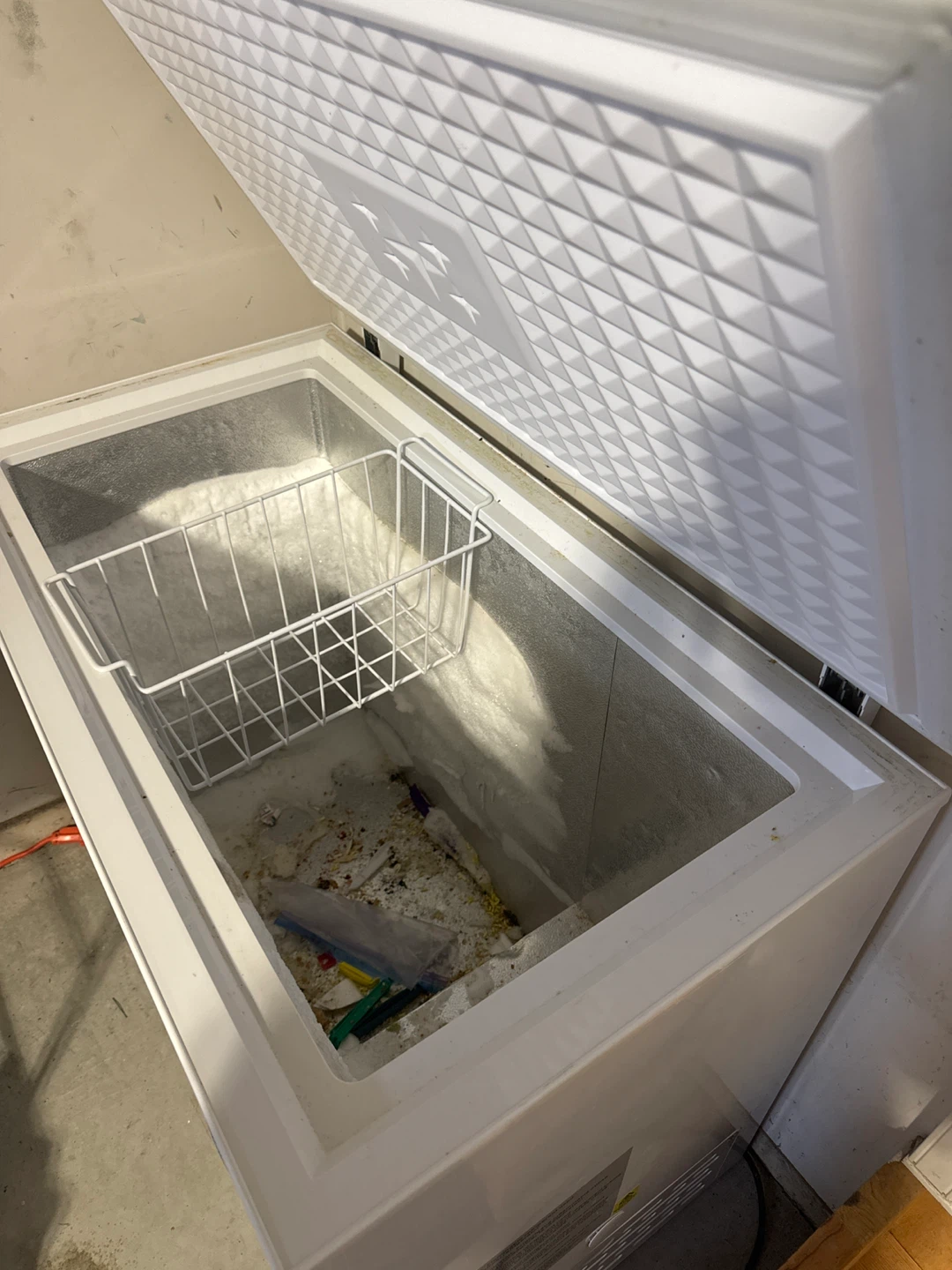 White Chest Freezer - photo 2