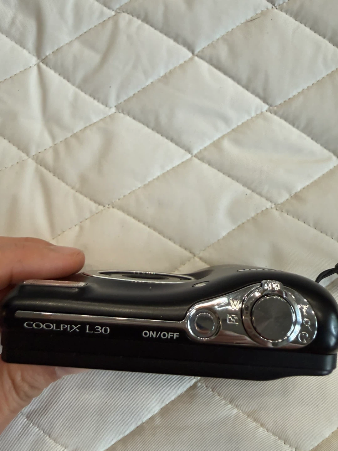 Nikon COOLPIX L30 Digital Camera, memory card included - photo 3
