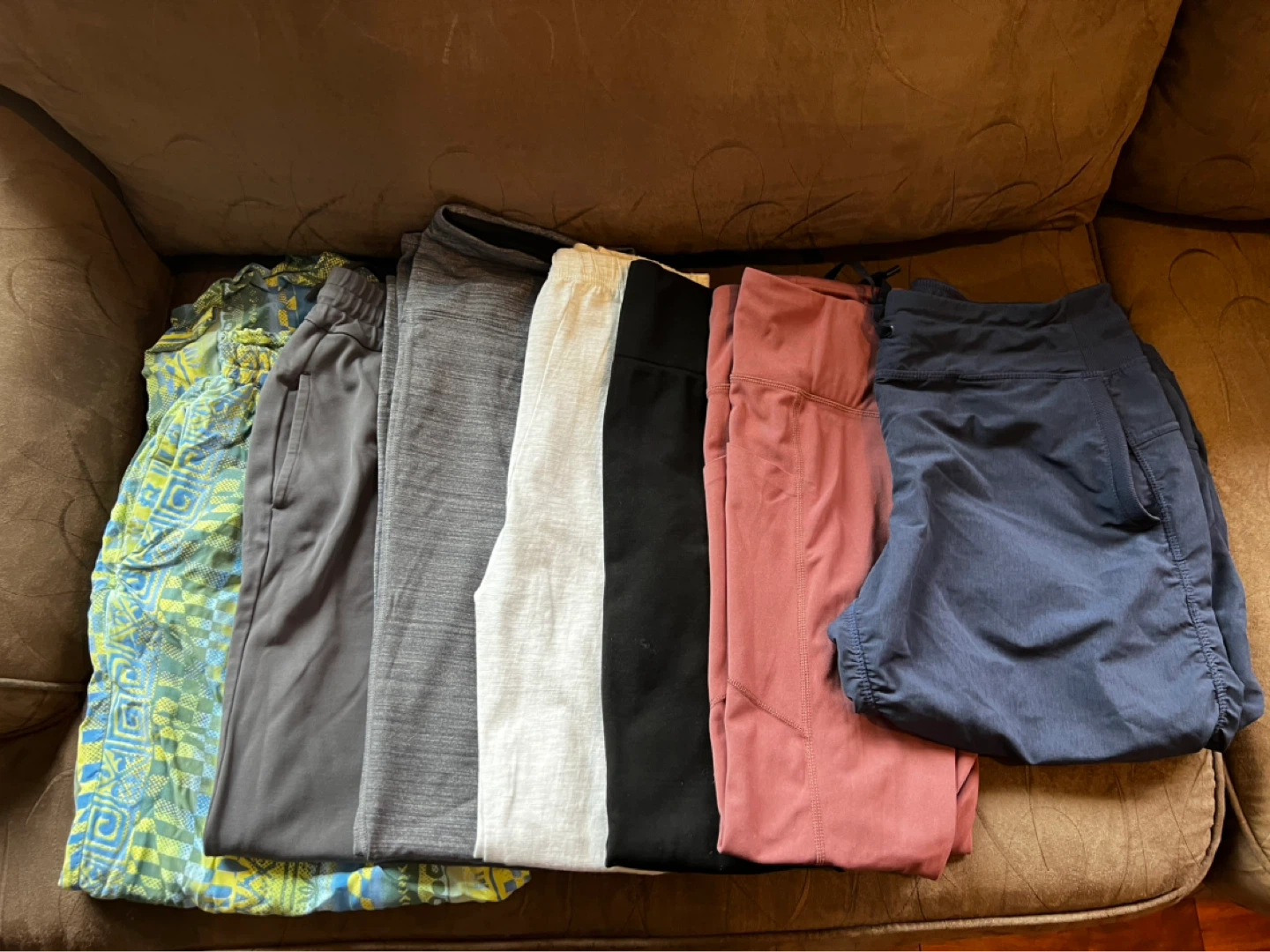 Bundle of 7 Pairs of Pants