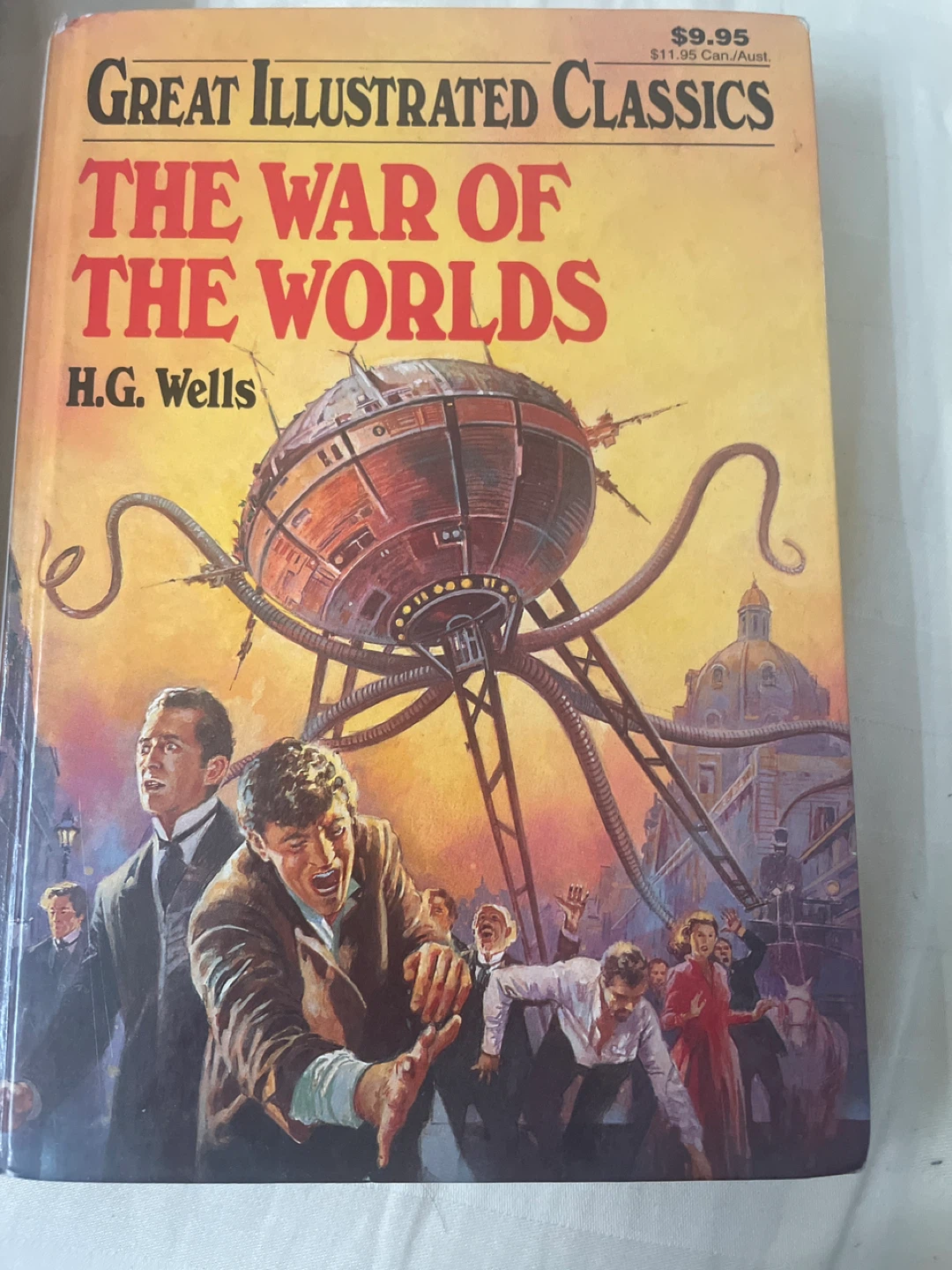 The War of the Worlds by H.G. Wells - Great Illustrated Classics