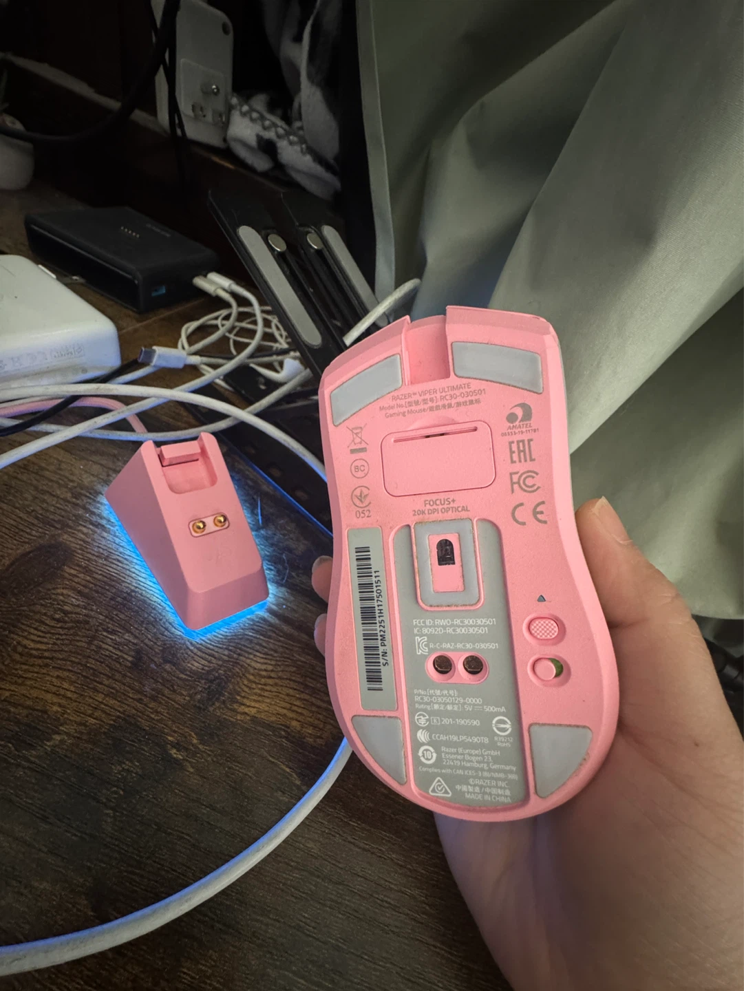 Razer Viper Ultimate Pink Wireless Gaming Mouse - photo 2