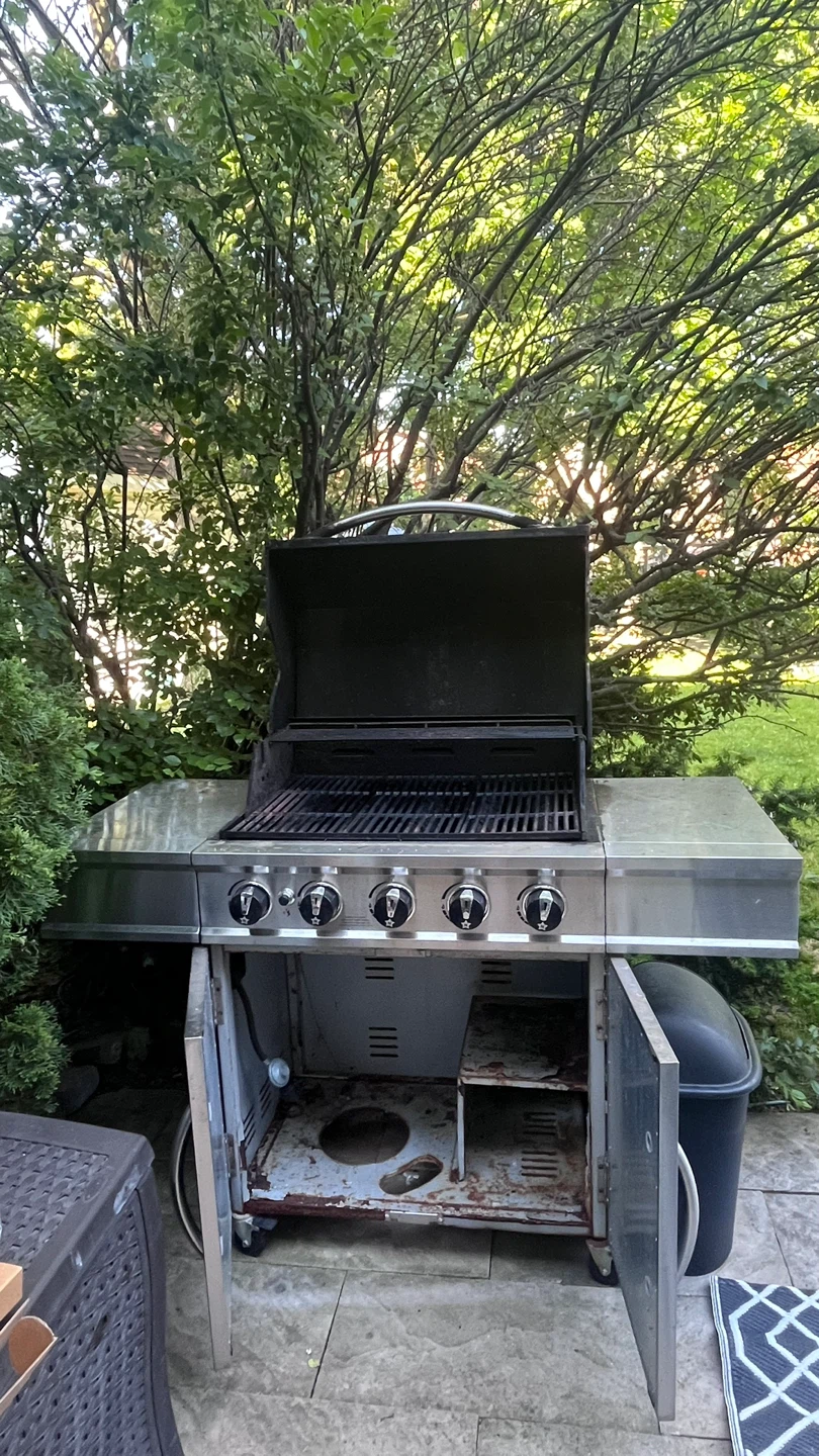 Nash Gourmet 5-Burner BBQ Grill (sold as is)