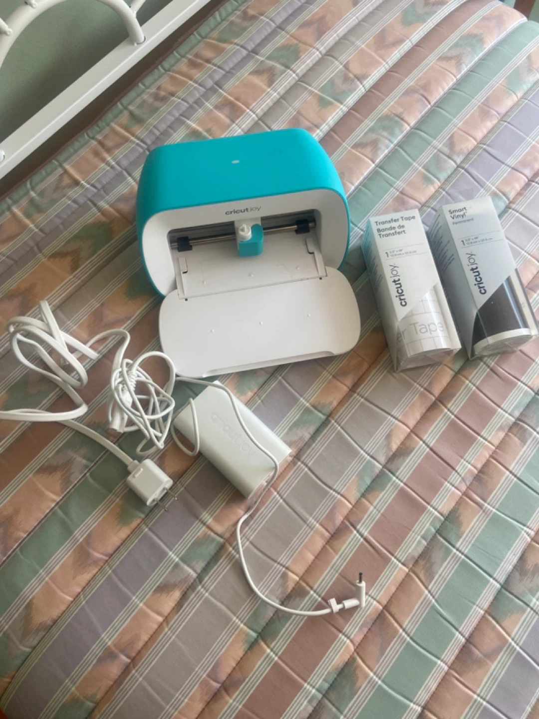 Cricut Joy Cutting Machine with Transfer Tape and Vinyl
