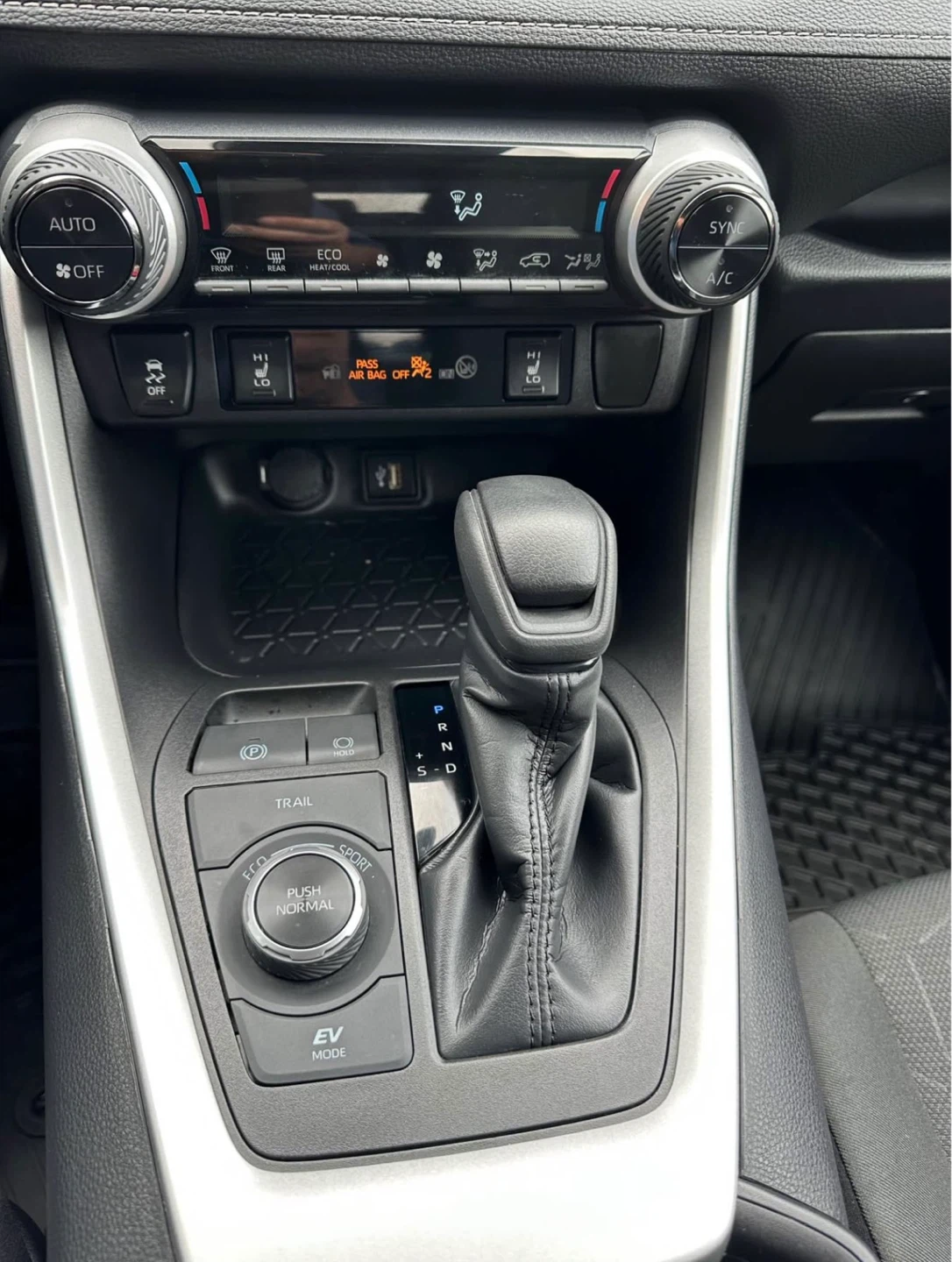 Toyota RAV4 XLE Hybrid 2024 - photo 4