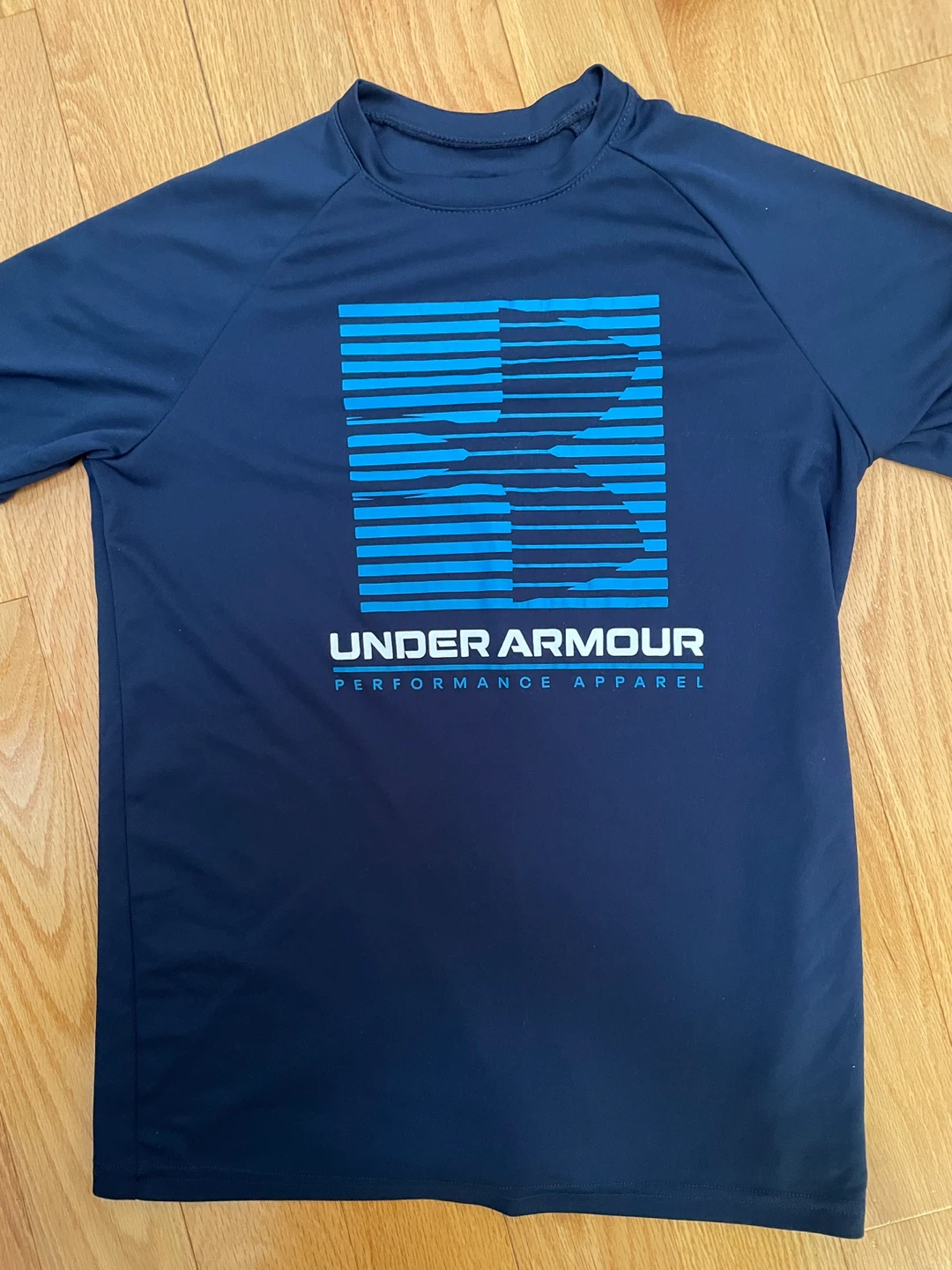 Under Armour Boys Performance Apparel Rash Guard Shirt