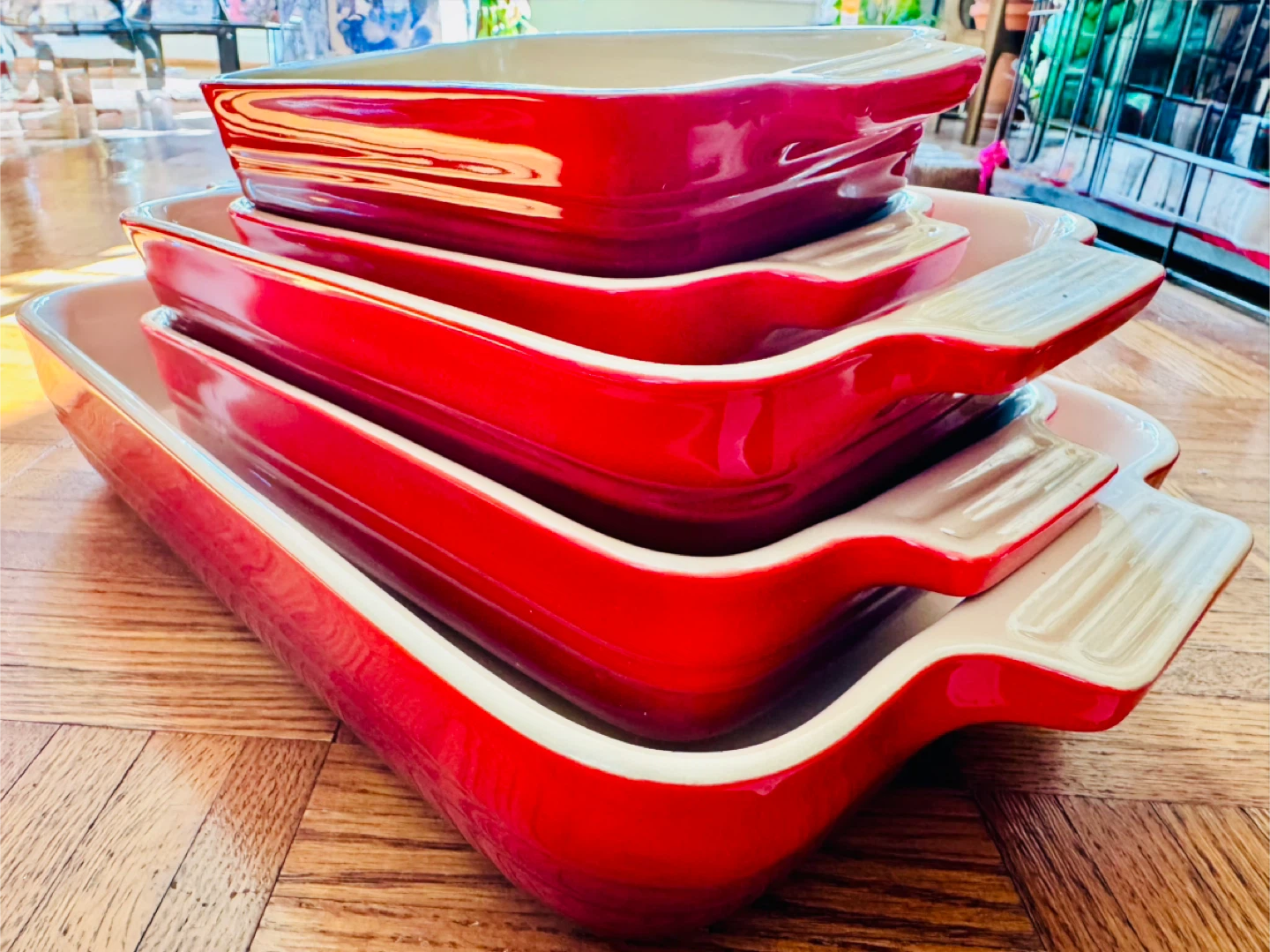 Le Creuset Stoneware Heritage Set of 5 Dishes, Cerise Brand New
