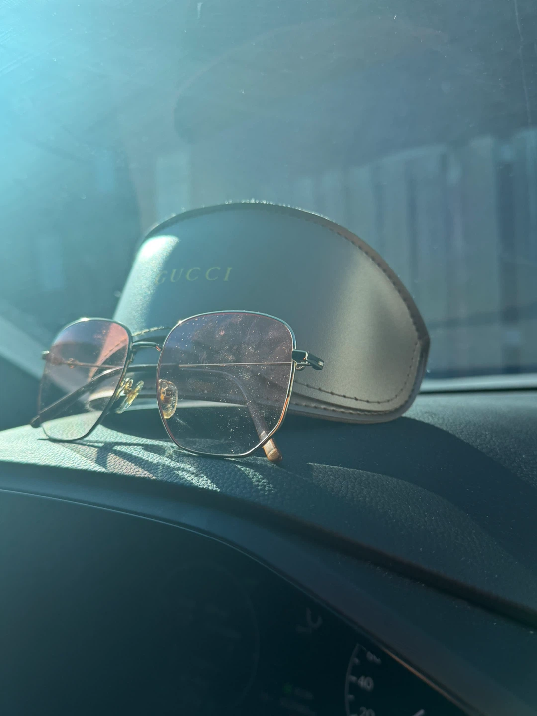Gucci Sunglasses with Case - photo 3