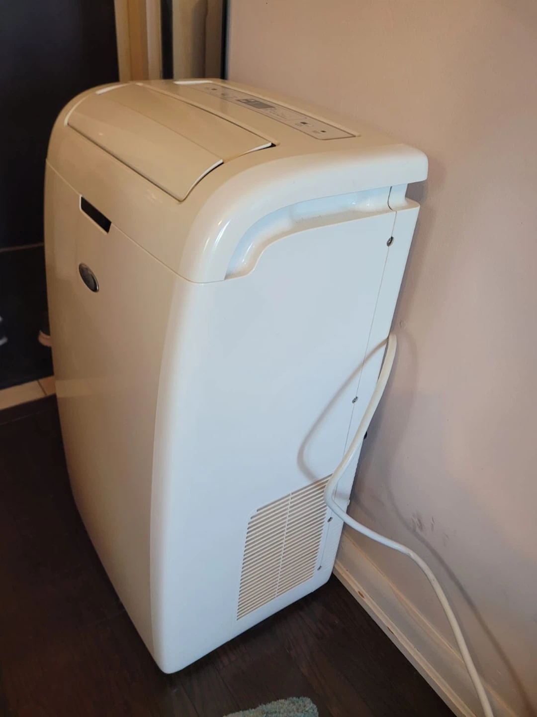 Whirlpool Portable Air Conditioner - photo 2
