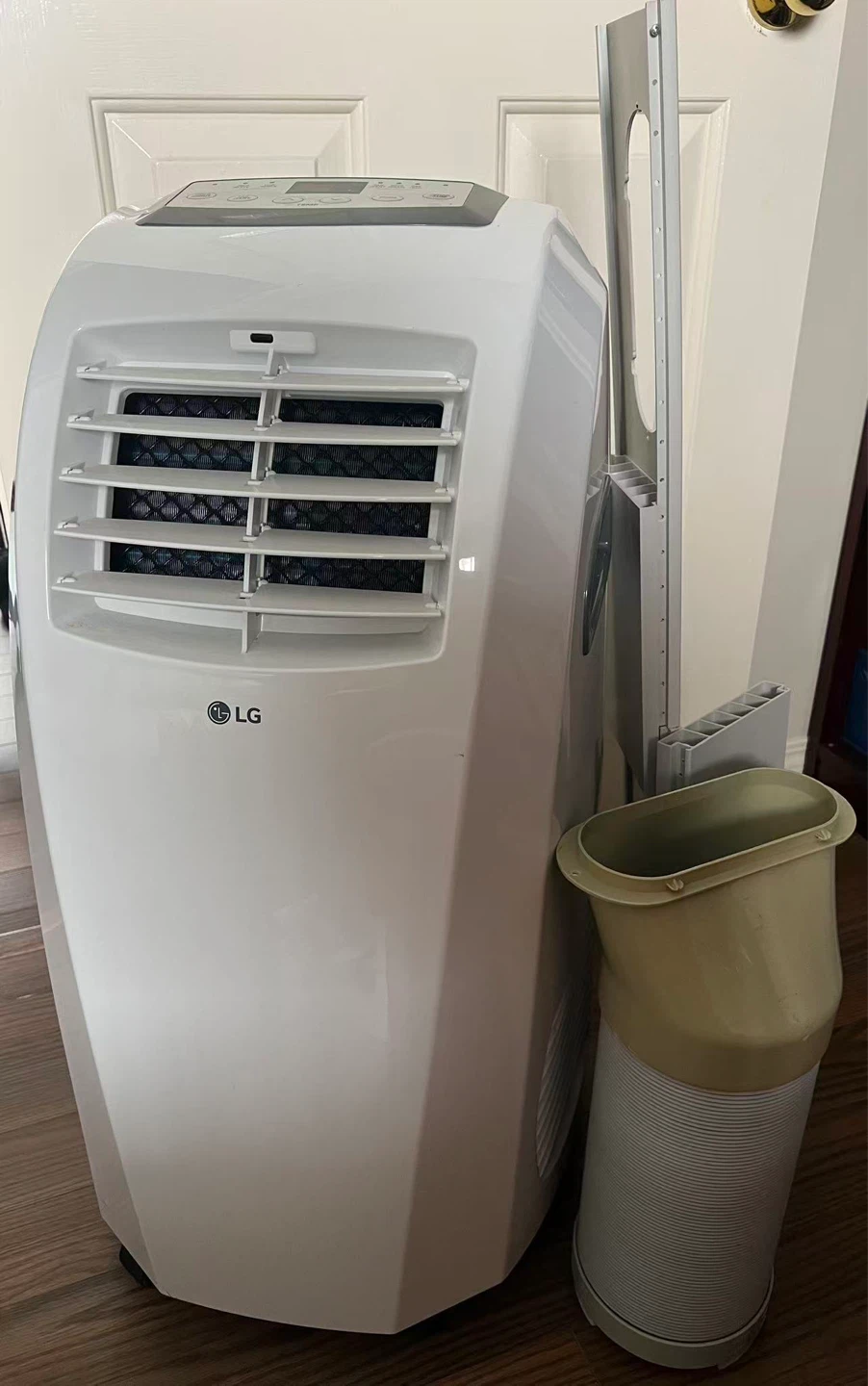 LG Portable Air Conditioner - photo 2