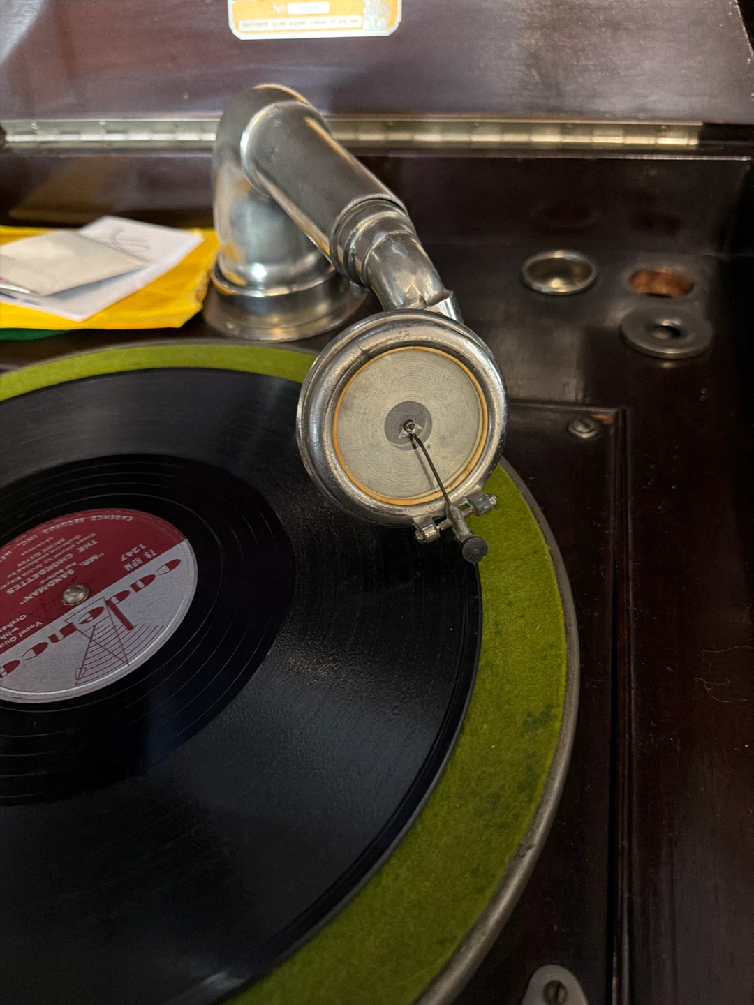 The Independent Victrola Record Player - photo 5