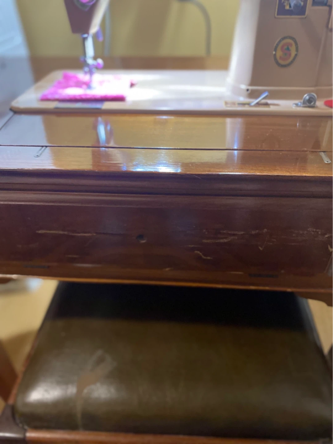 Singer 401A Sewing Machine - photo 2