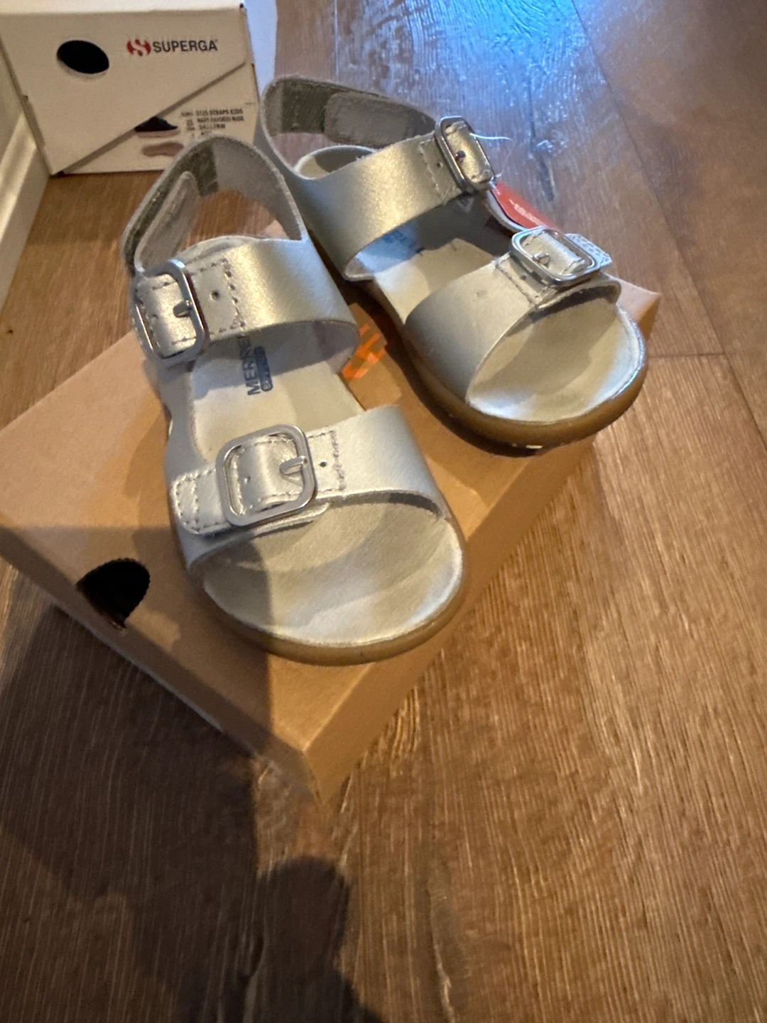 Merrell Bare Steps Silver Sandals Size 8 - photo 2