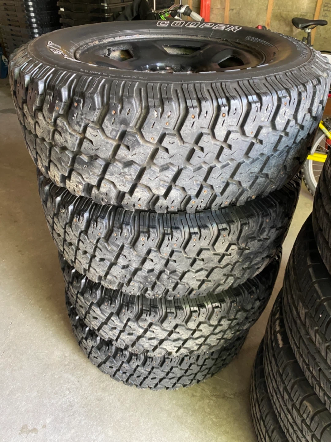 Cooper Tire Discoverer ST MAXX LT265/70R17 LR E 10 ply 121/118Q