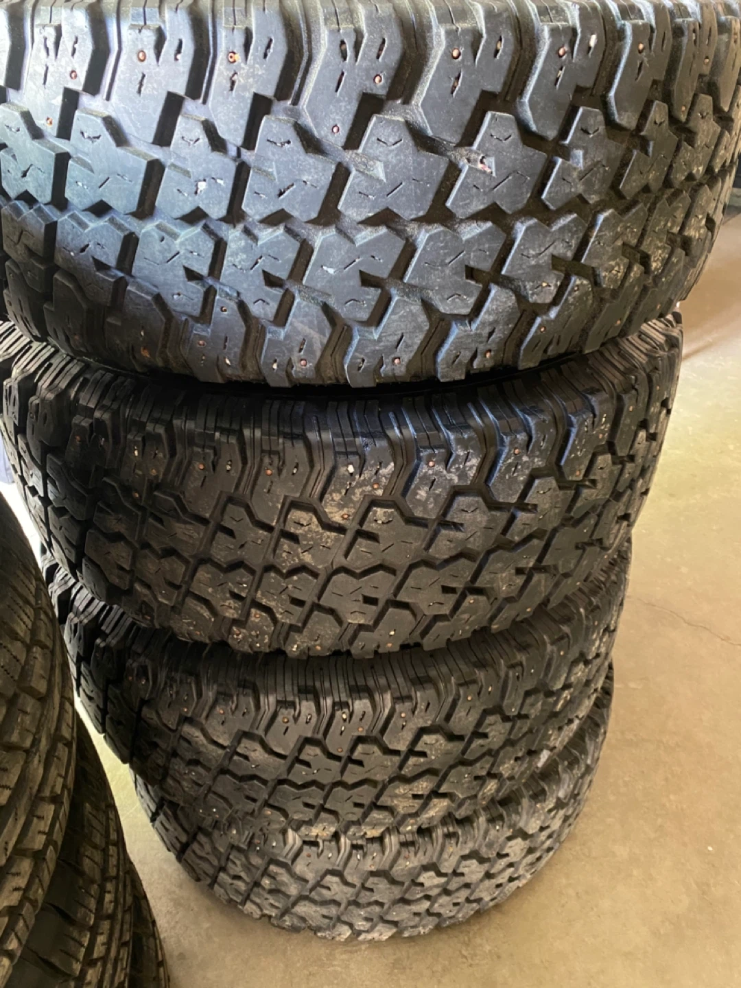 Cooper Tire Discoverer ST MAXX LT265/70R17 LR E 10 ply 121/118Q - photo 2