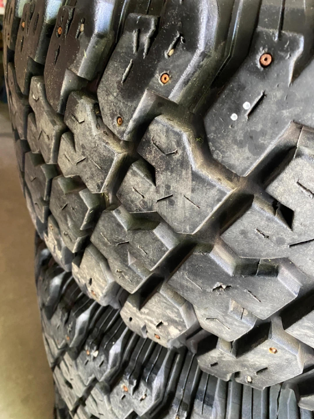 Cooper Tire Discoverer ST MAXX LT265/70R17 LR E 10 ply 121/118Q - photo 3