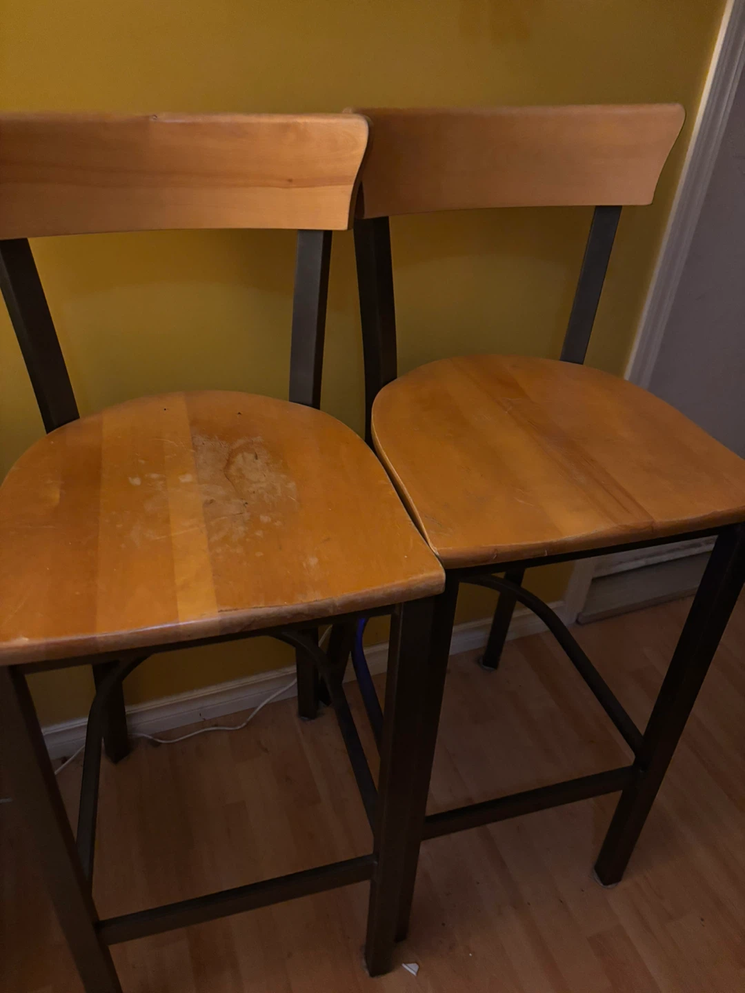 Set of 2 Wooden Bar Stools