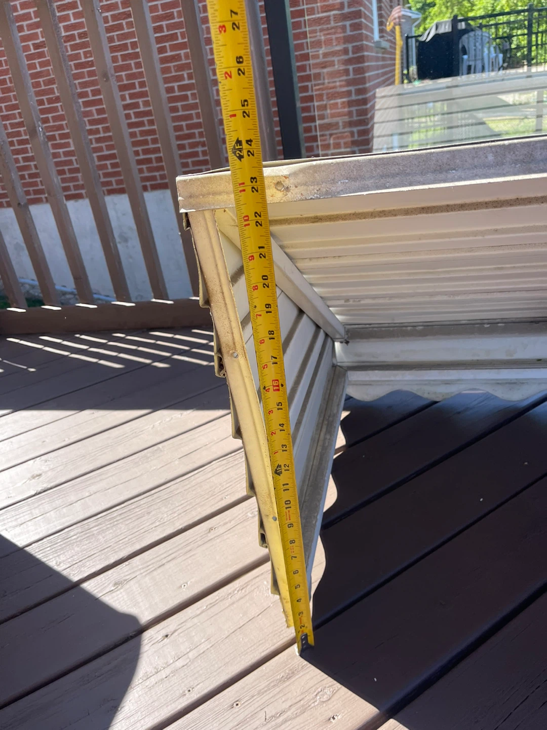 An aluminum awning - photo 5