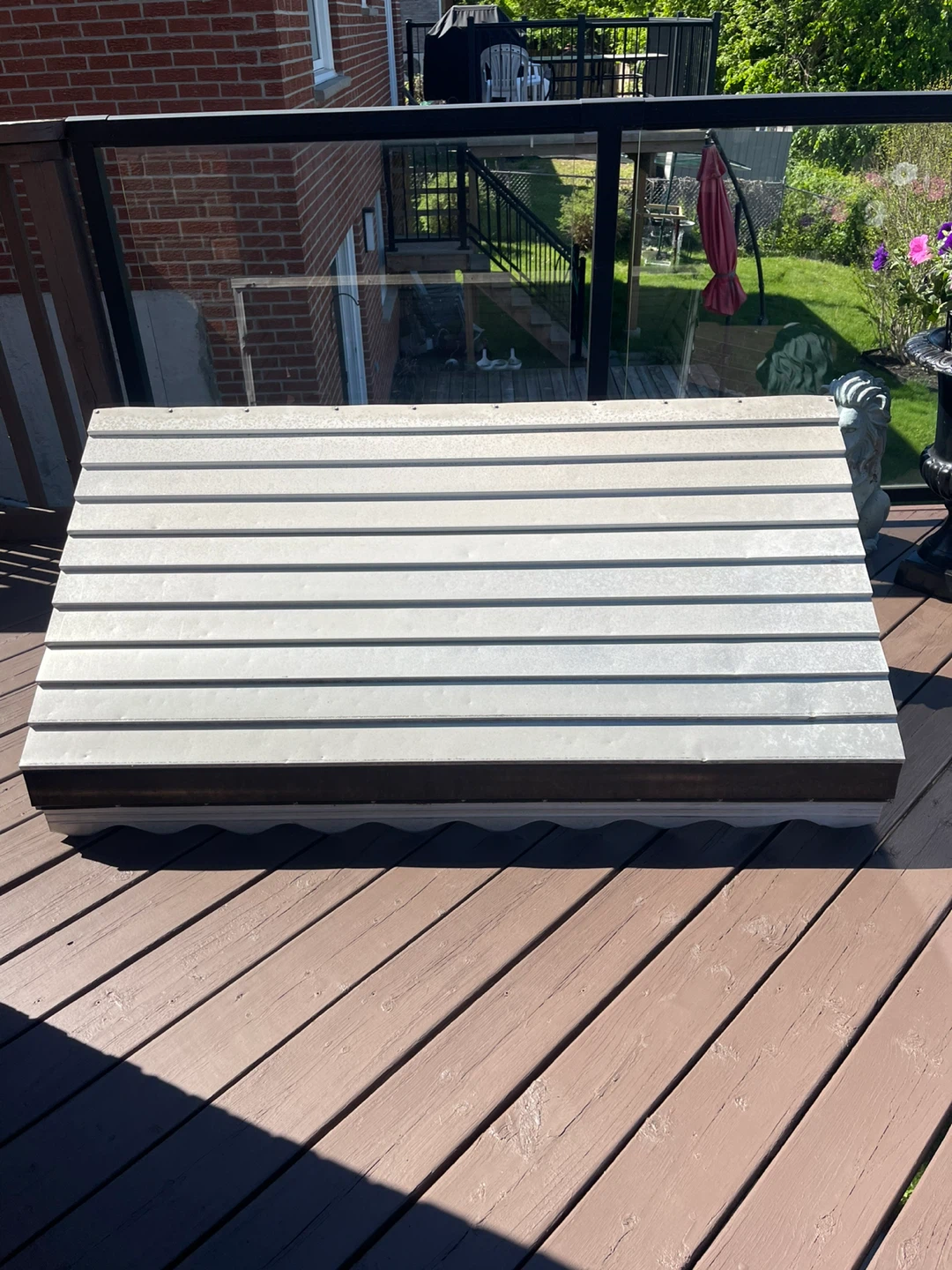An aluminum awning - photo 3