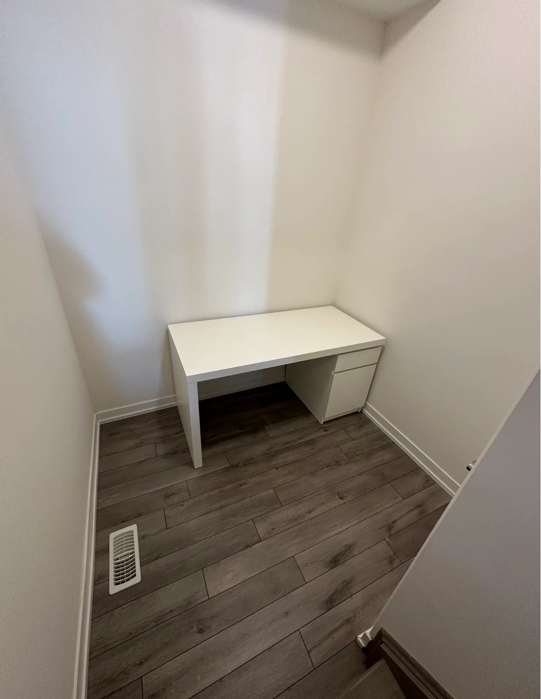White Desk with Drawers - photo 2