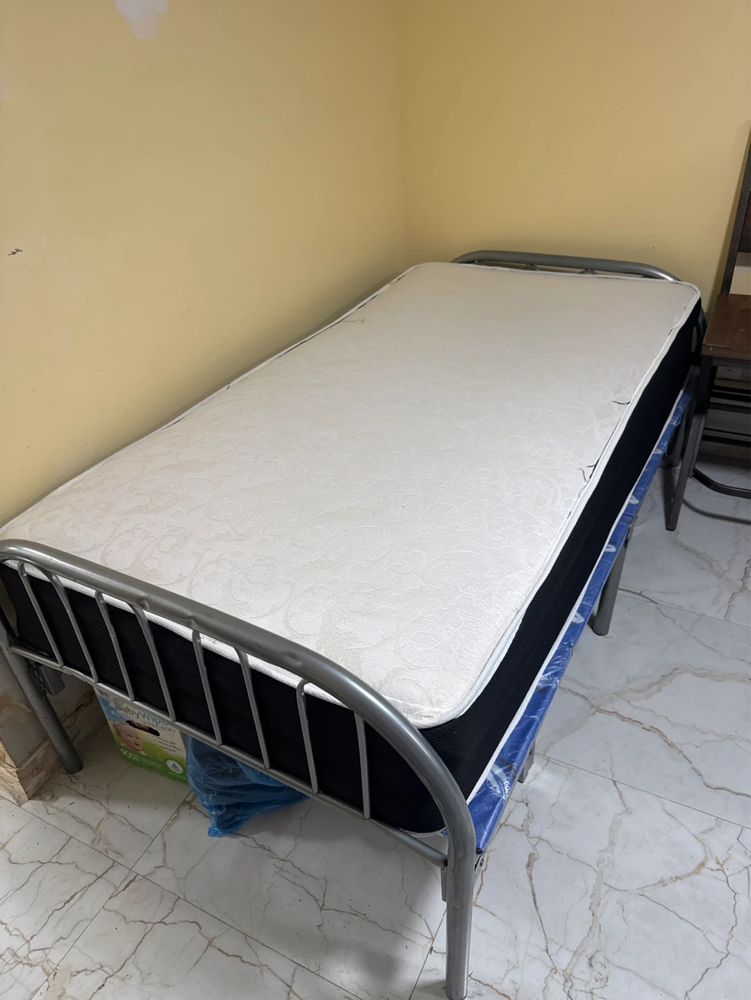 Small folding bed + mattress