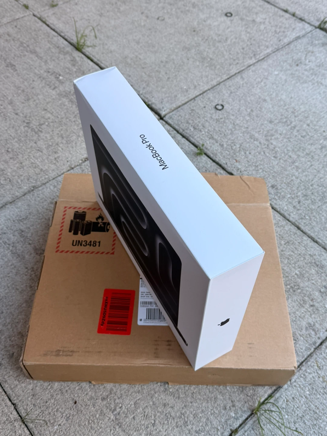 Black Apple MacBook Pro 14-inch Laptop - photo 2