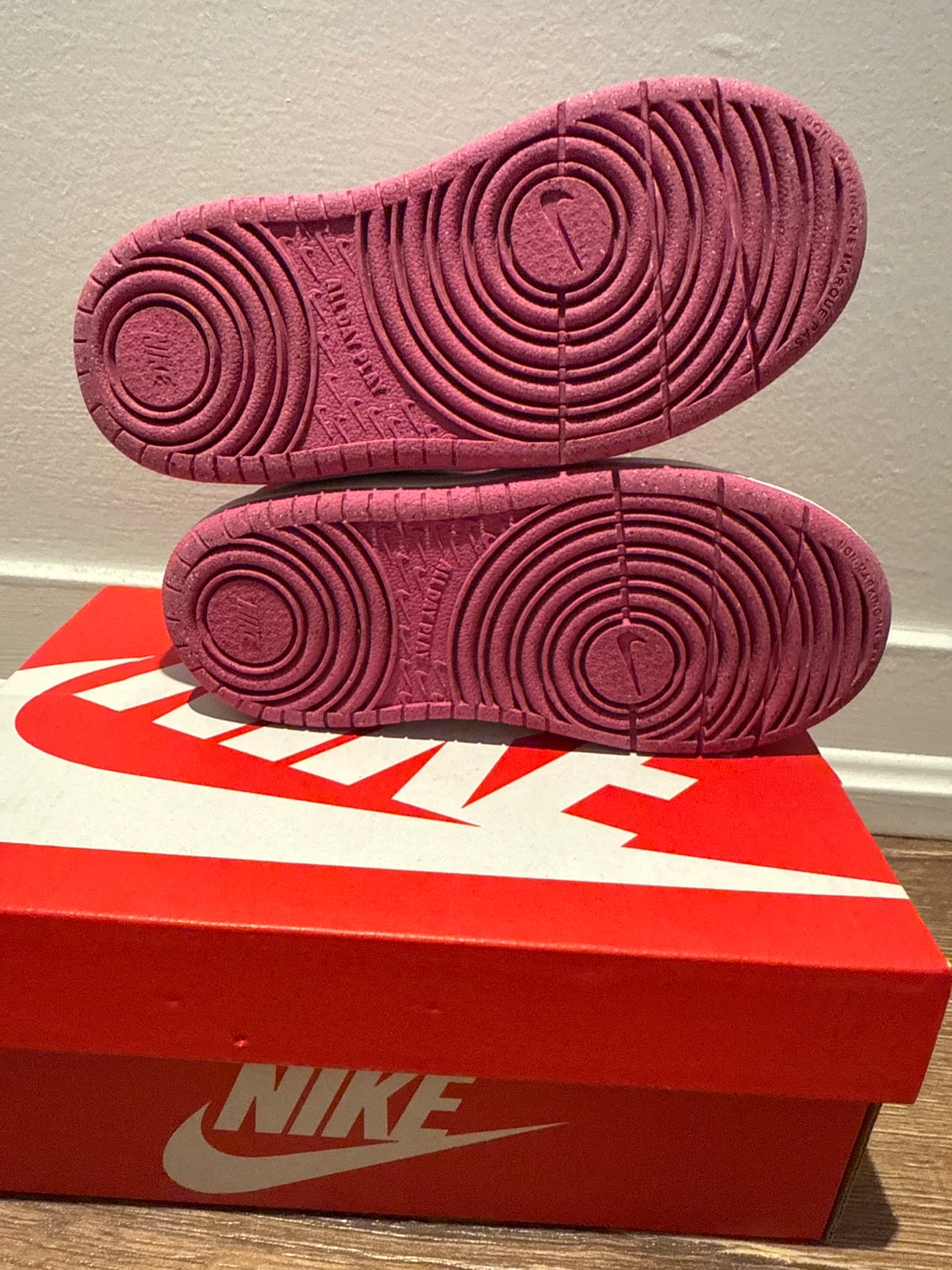Nike Toddler Shoes Pink White Velcro Sneakers - photo 4