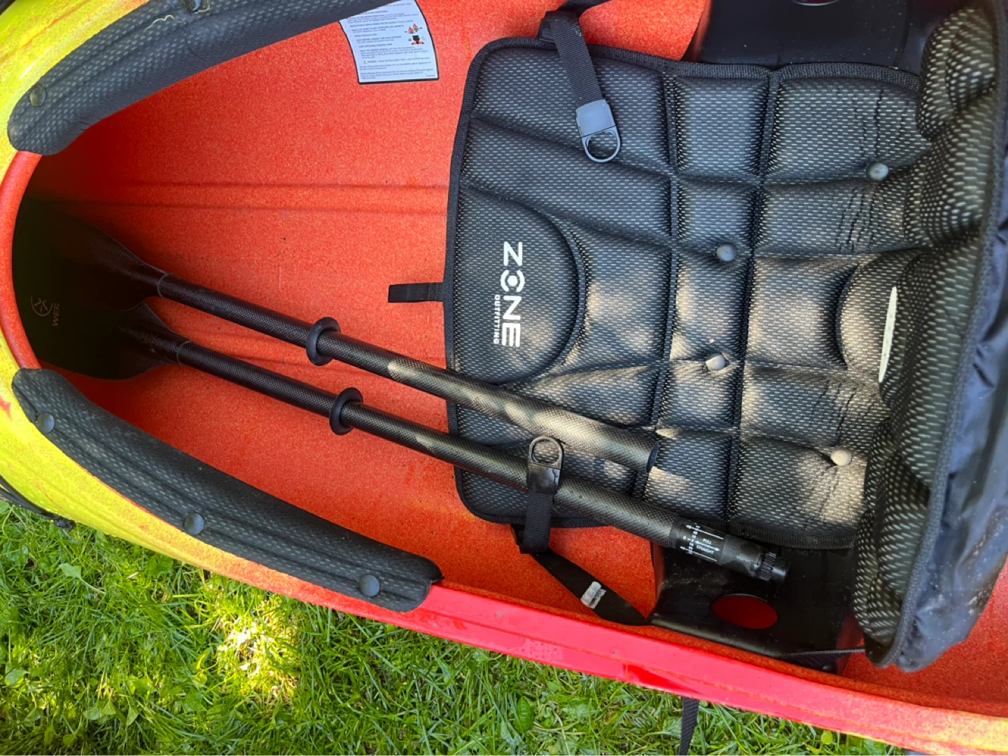 2 Kayaks with Paddles and Life Vests - photo 2