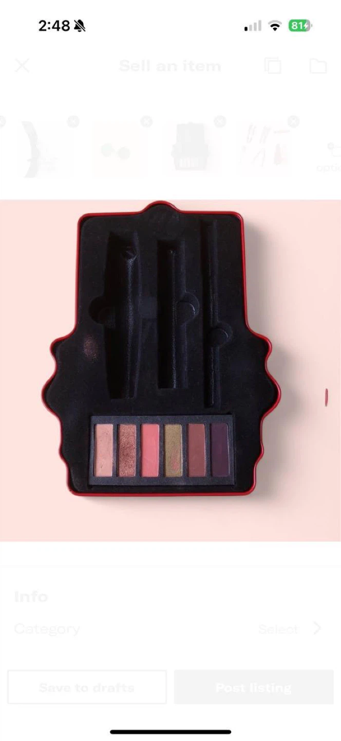 Makeup Set with Eyeshadow Palette and Mascara