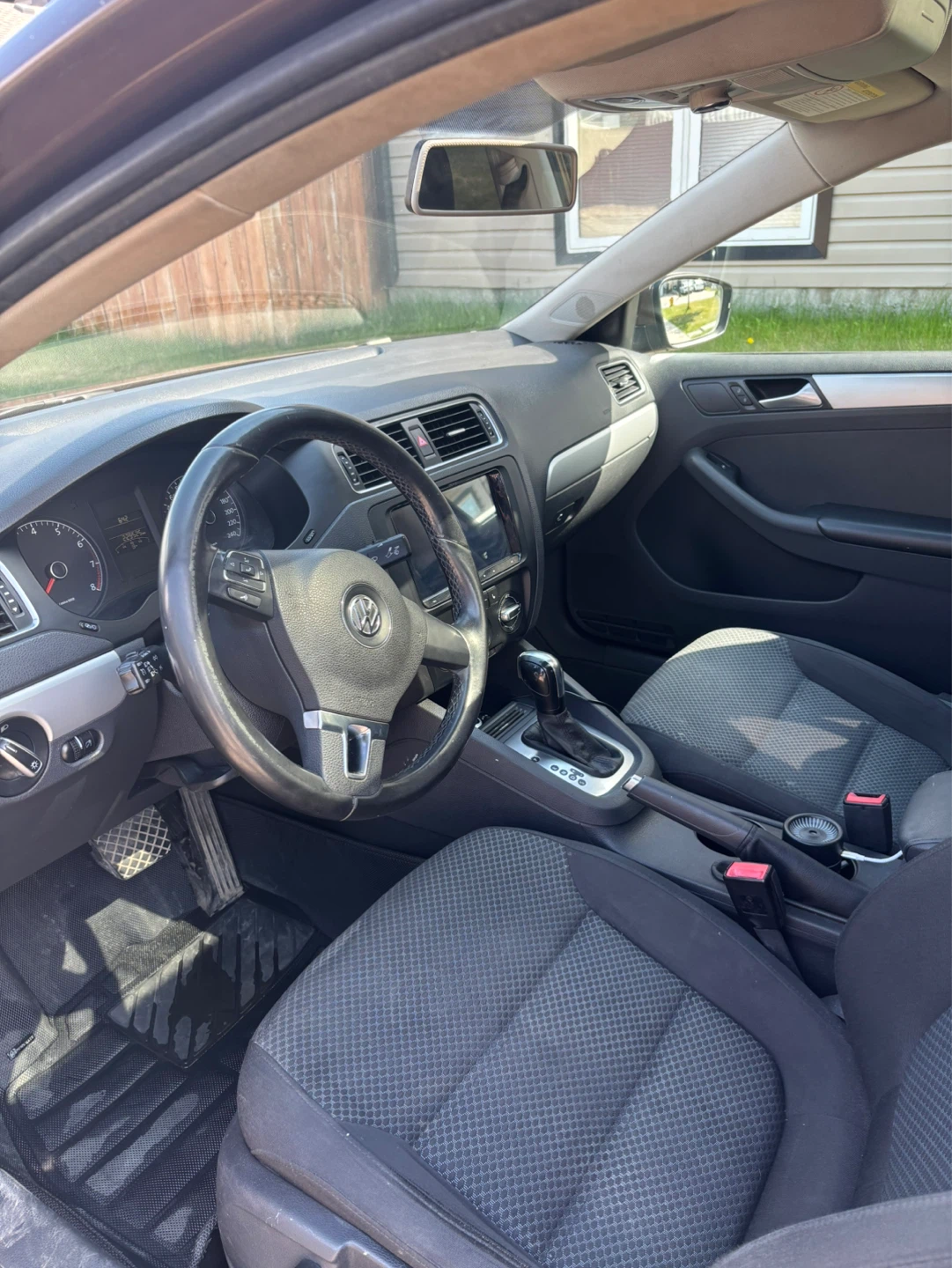 Volkswagen Jetta Sedan - photo 3