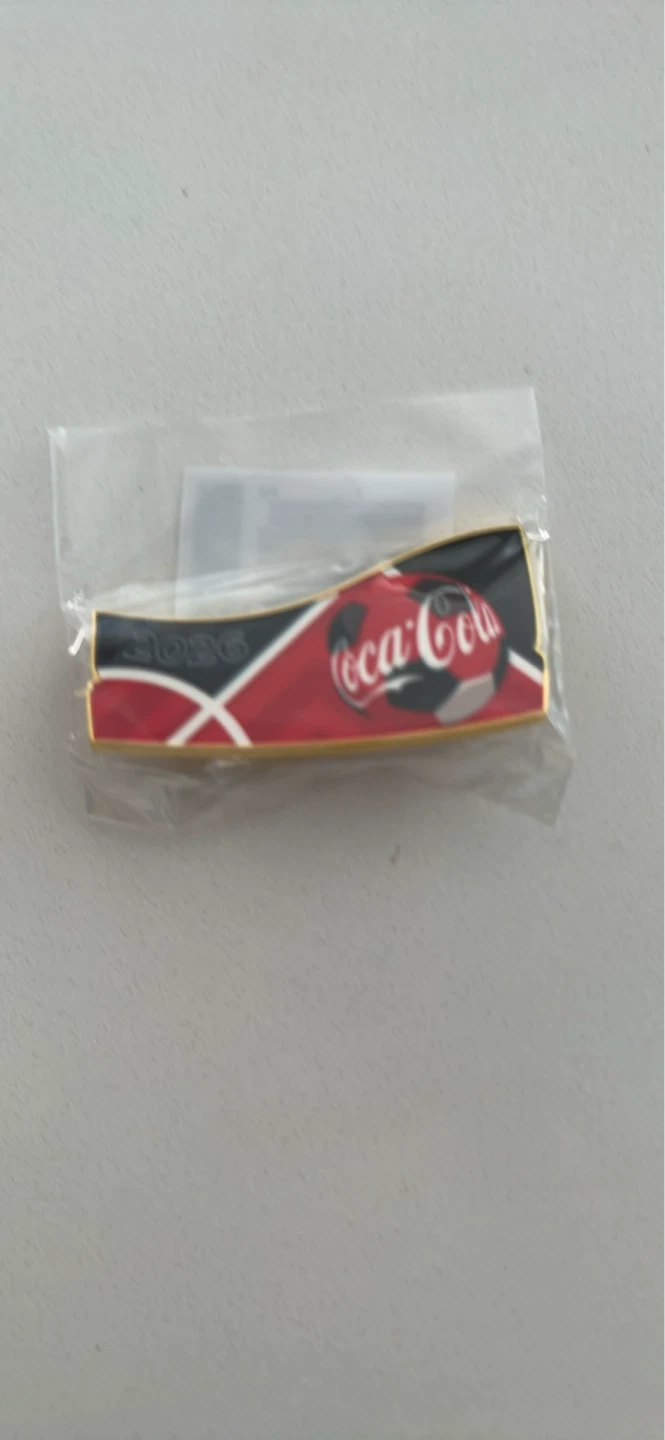 World Cup Coca-Cola 2026 Vancouver Pins - photo 5