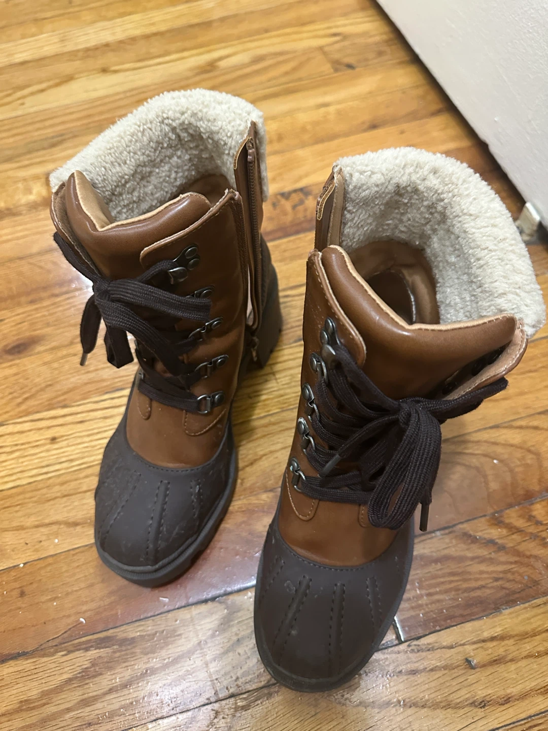 Madden girl Brown Lace-Up Winter Boots with Fur Lining