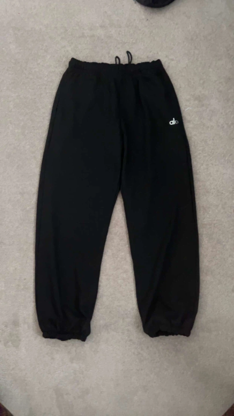 Alo Yoga Black Zip-Up Hoodie and Sweatpants Set - photo 2