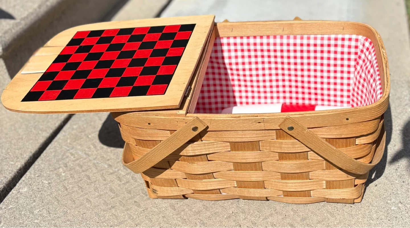 Picnic Basket with Chess Board and Tableware - photo 3