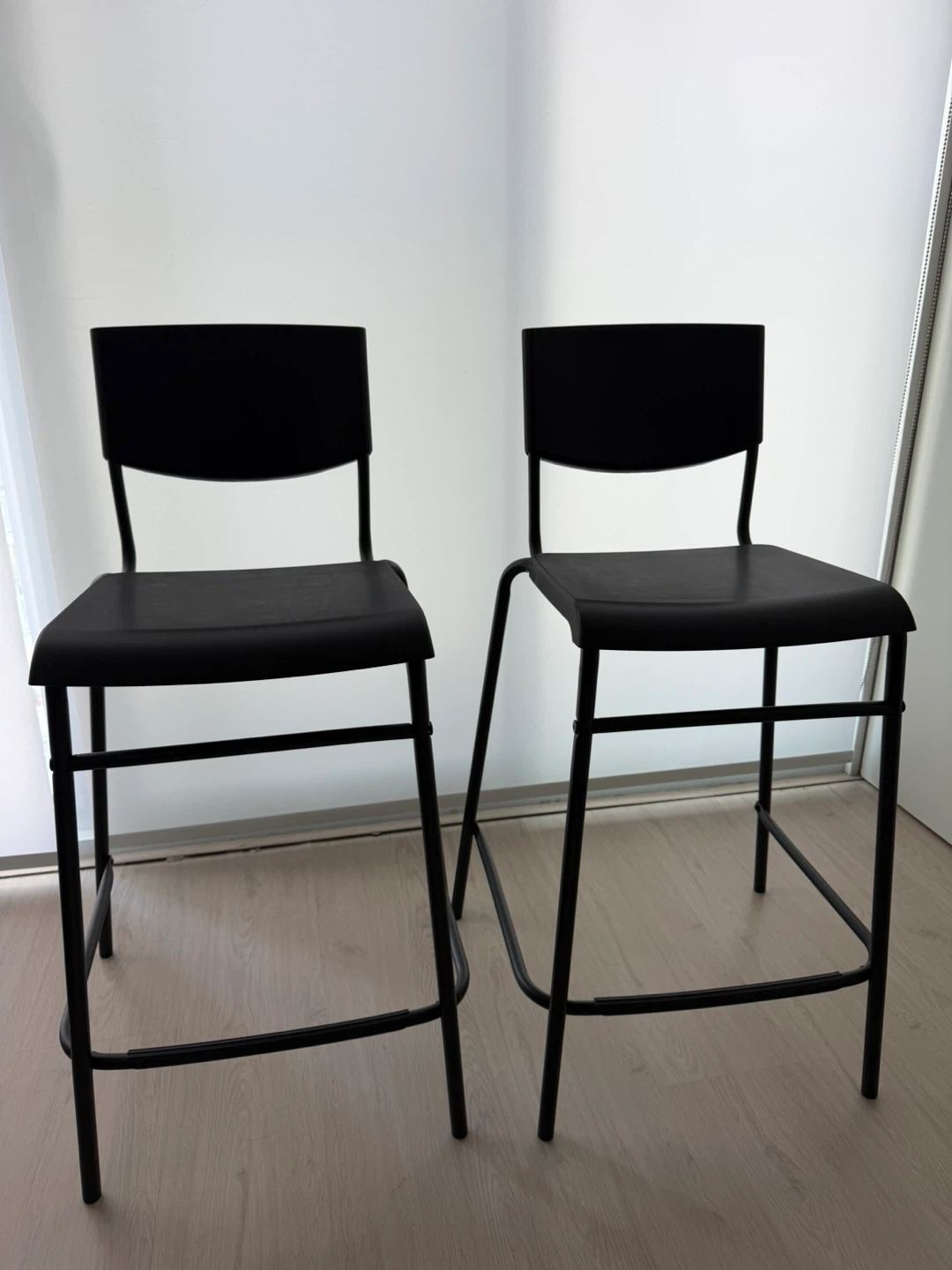 Black chairs (Bar Stools (Set of 2))