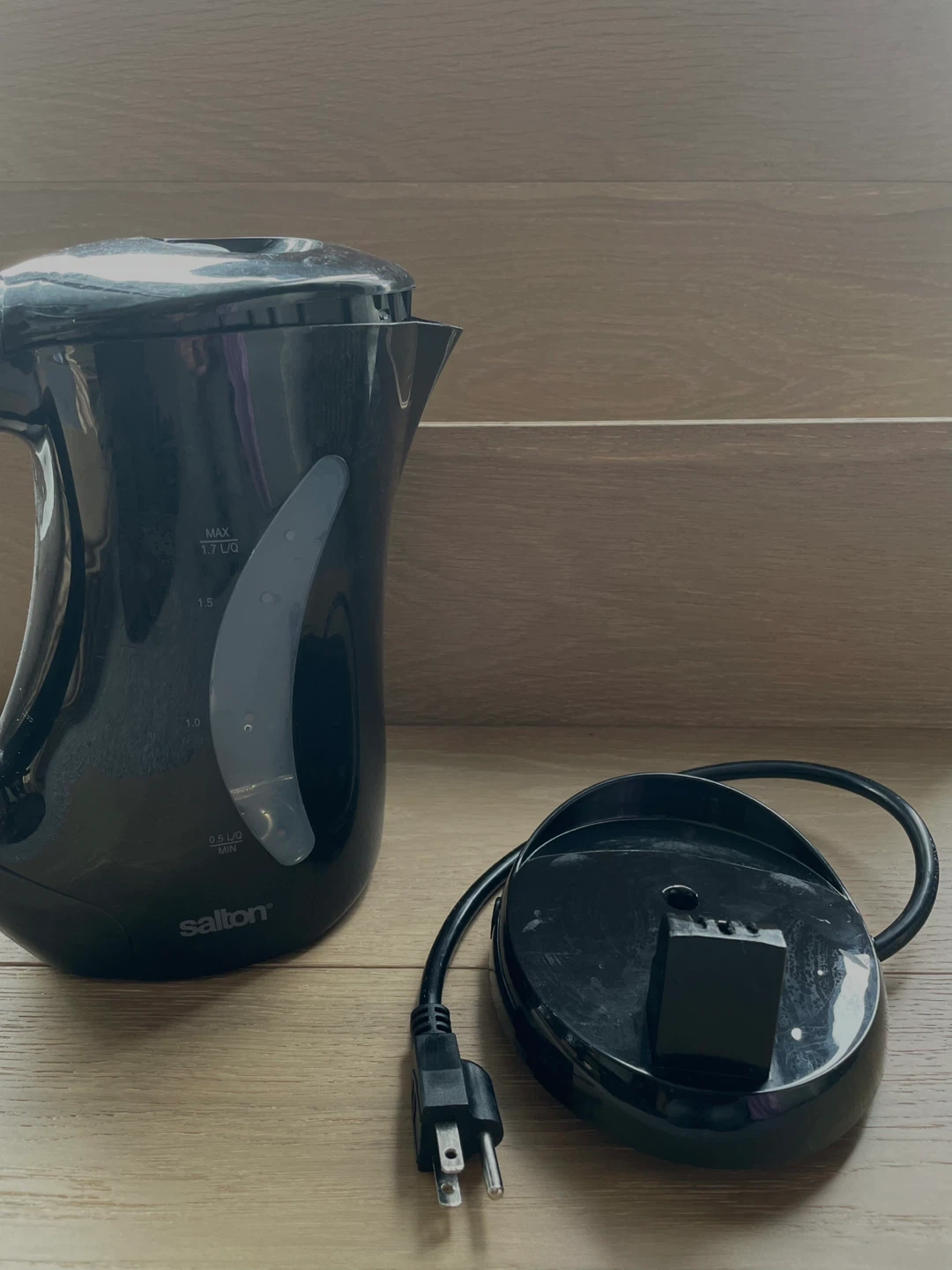 Salton Plastic Electric Kettle - photo 3