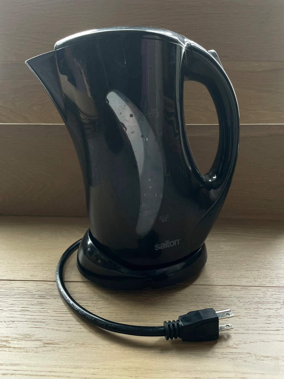 Salton Plastic Electric Kettle