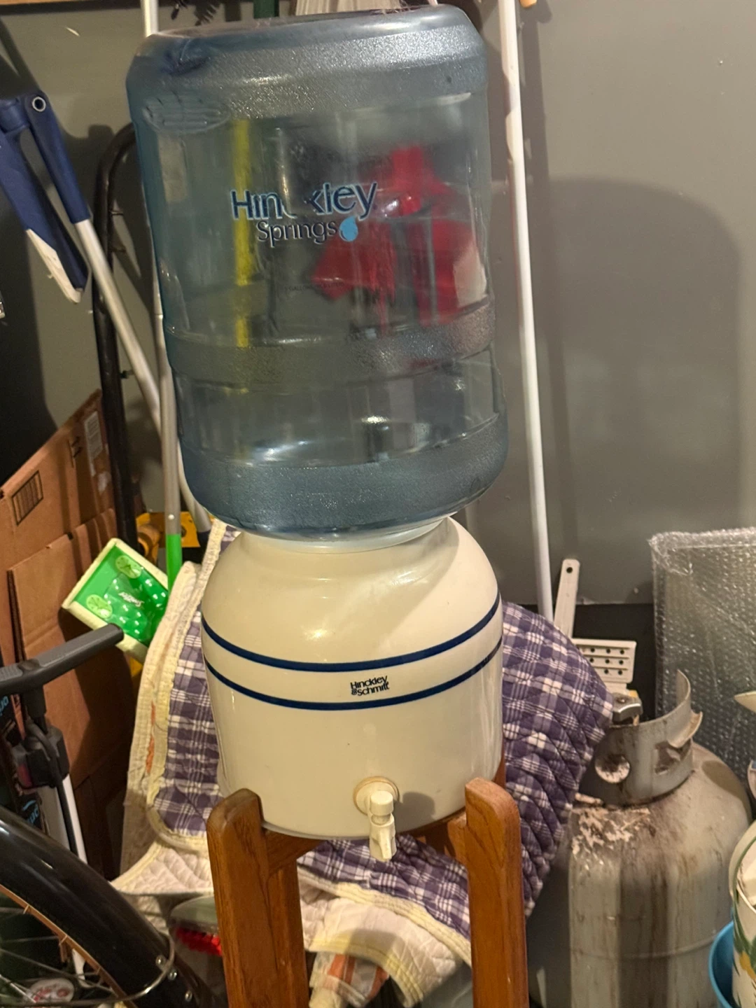 Hinkley & Schmitt wood&ceramic water stand (3) 5 gallon bottles. - photo 5
