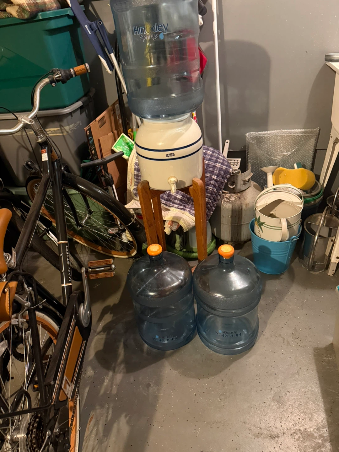 Hinkley & Schmitt wood&ceramic water stand (3) 5 gallon bottles. - photo 3