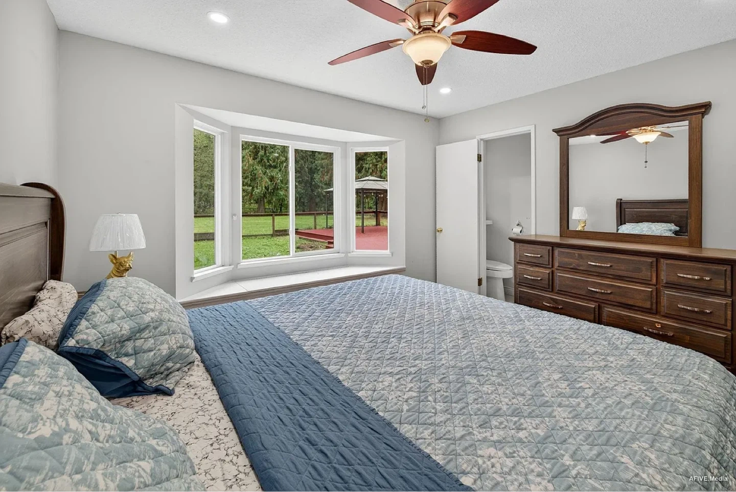 King Bed Frame and Dresser Set - photo 2