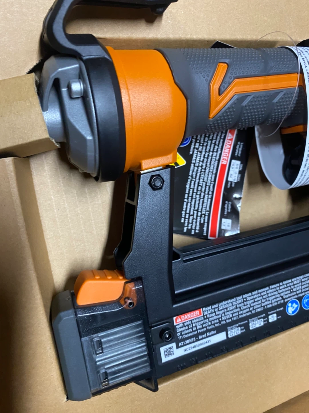 RIDGID 18-Gauge 2-1/8”  Brad Nailer New in box - photo 3