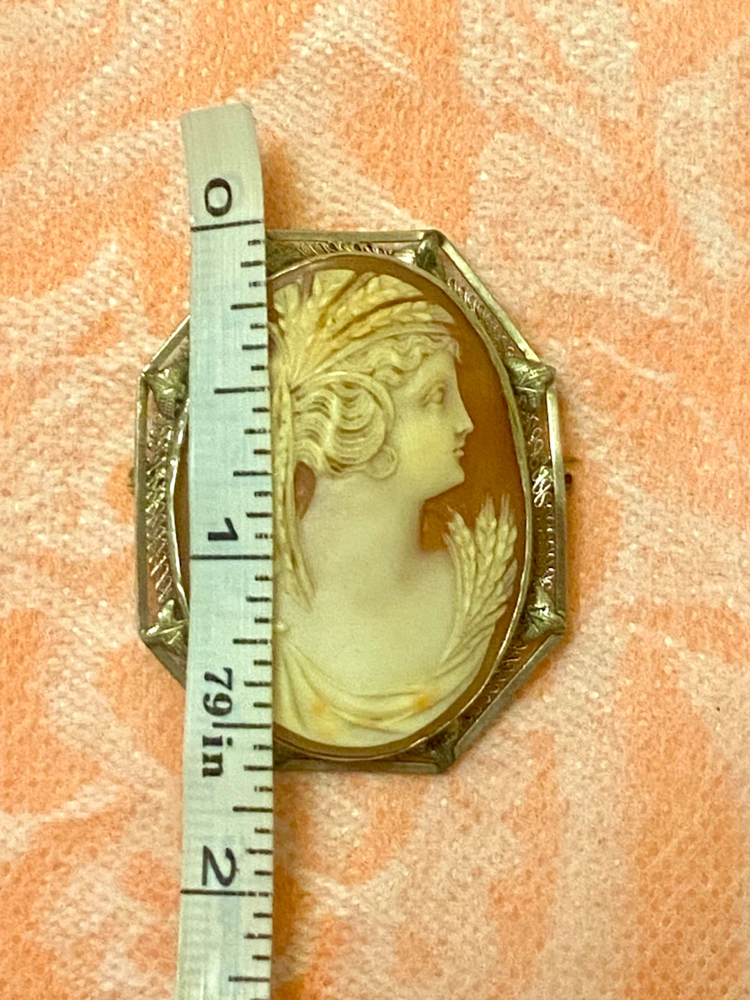 Vintage 10 K Gold Cameo Brooch - photo 5