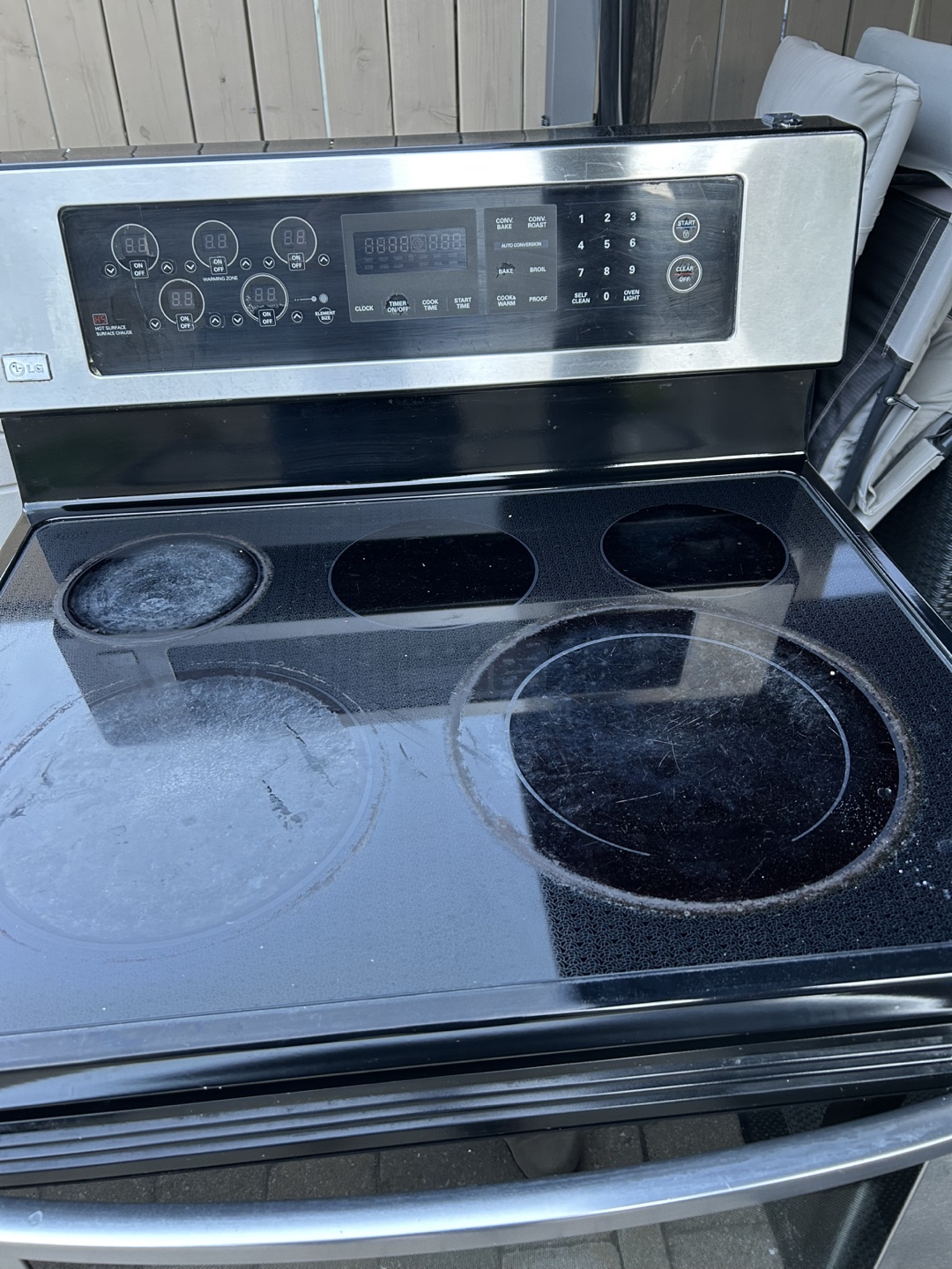 LG Stainless Steel French Door Refrigerator and Glass Top Stove - photo 5