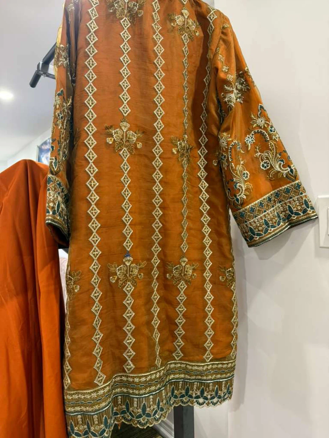 Orange Embroidered Kurti with Dupatta and Pants - photo 2