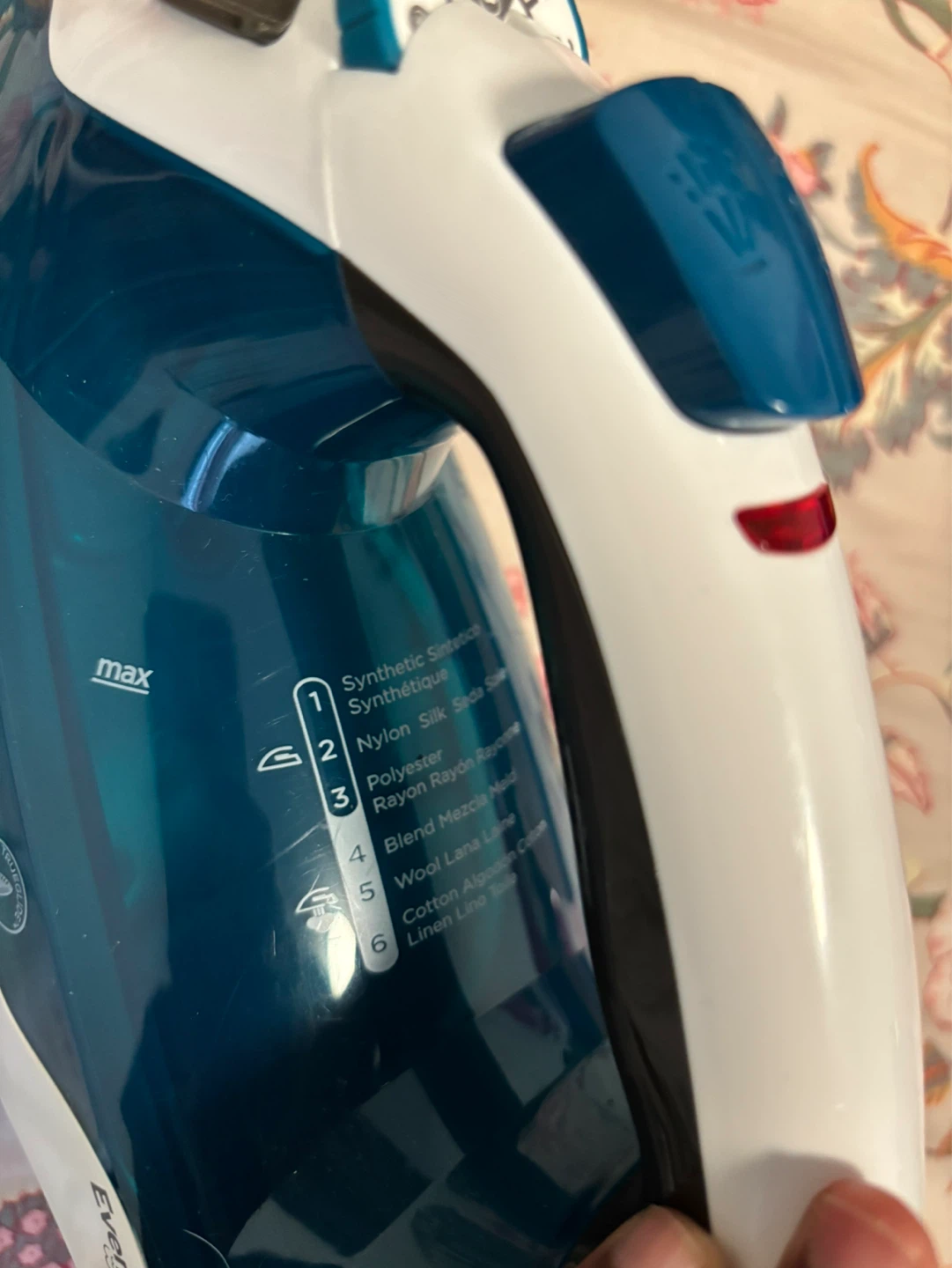 Black+Decker EvenSteam Iron - photo 4