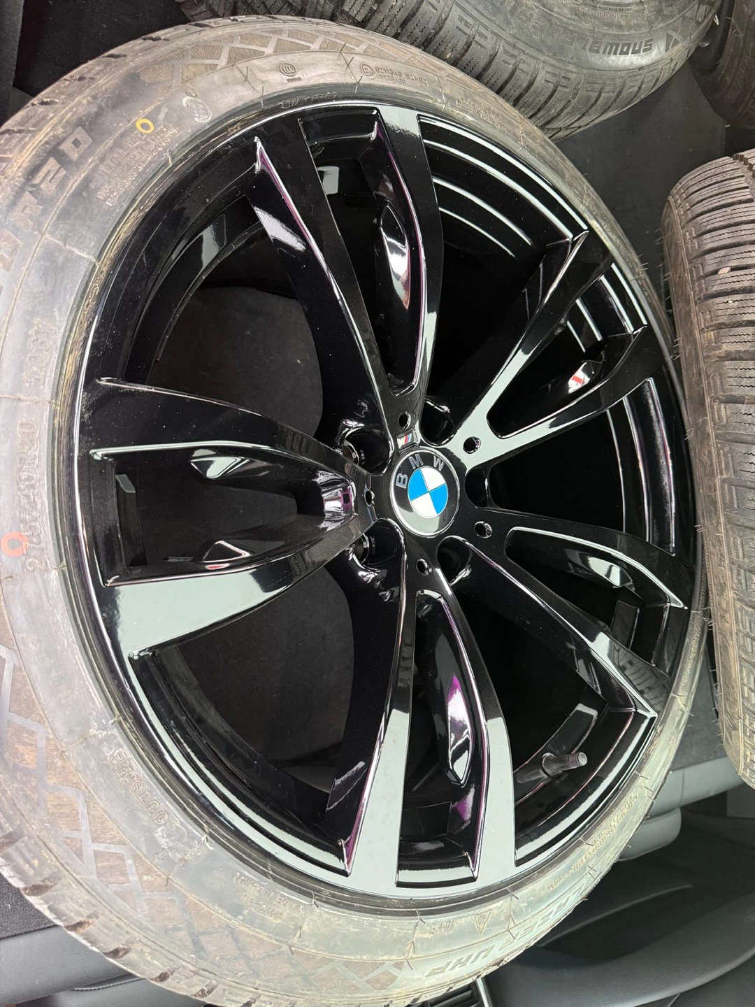 Gloss black BMW X5 M wheels for sale- bolt pattern 5x120mm - photo 2