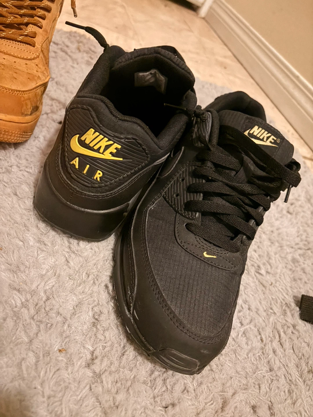 Nike Air Max 90 Shoes