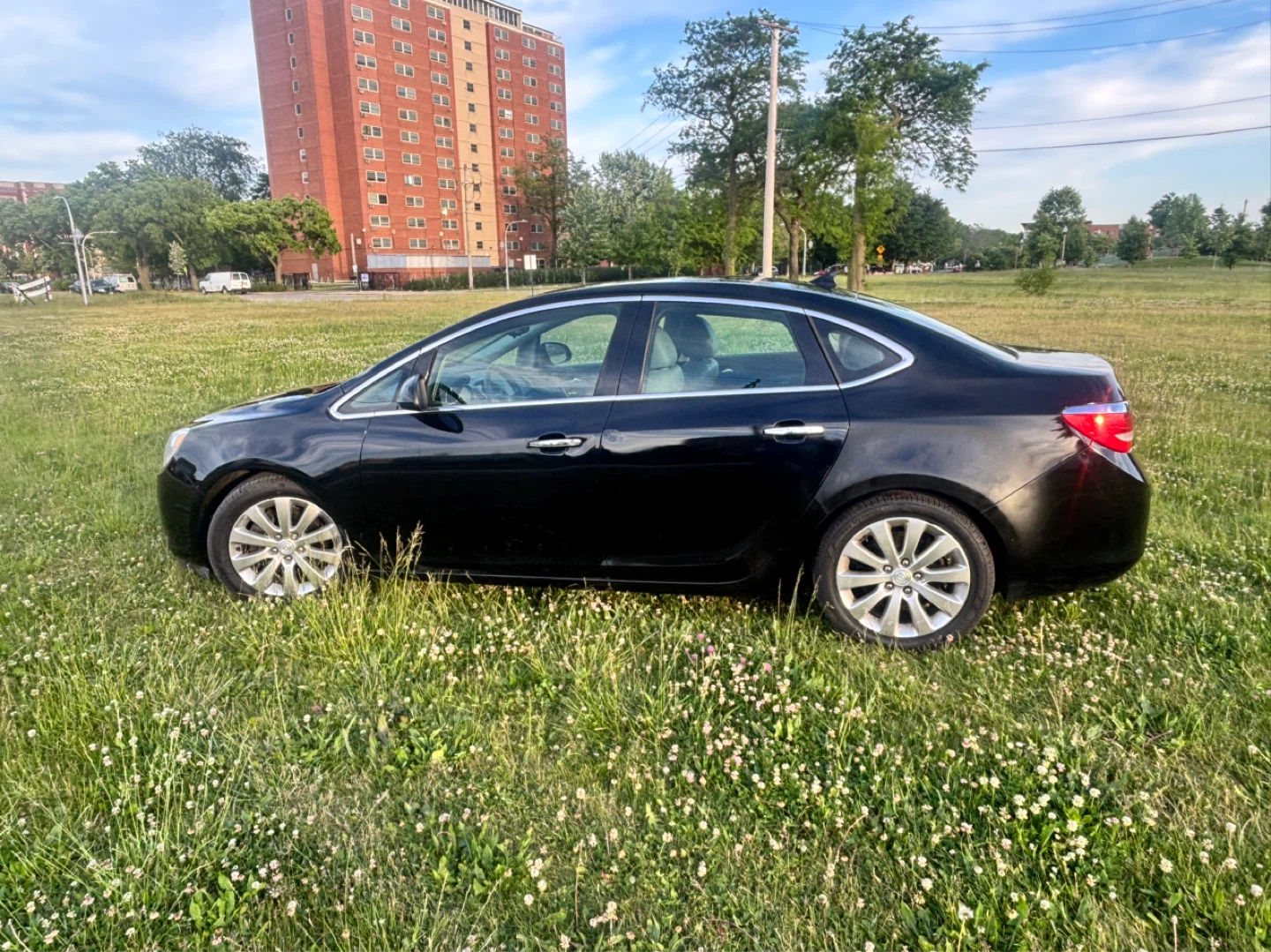 2012 Buick Verano Convenience Sedan 4D - photo 4
