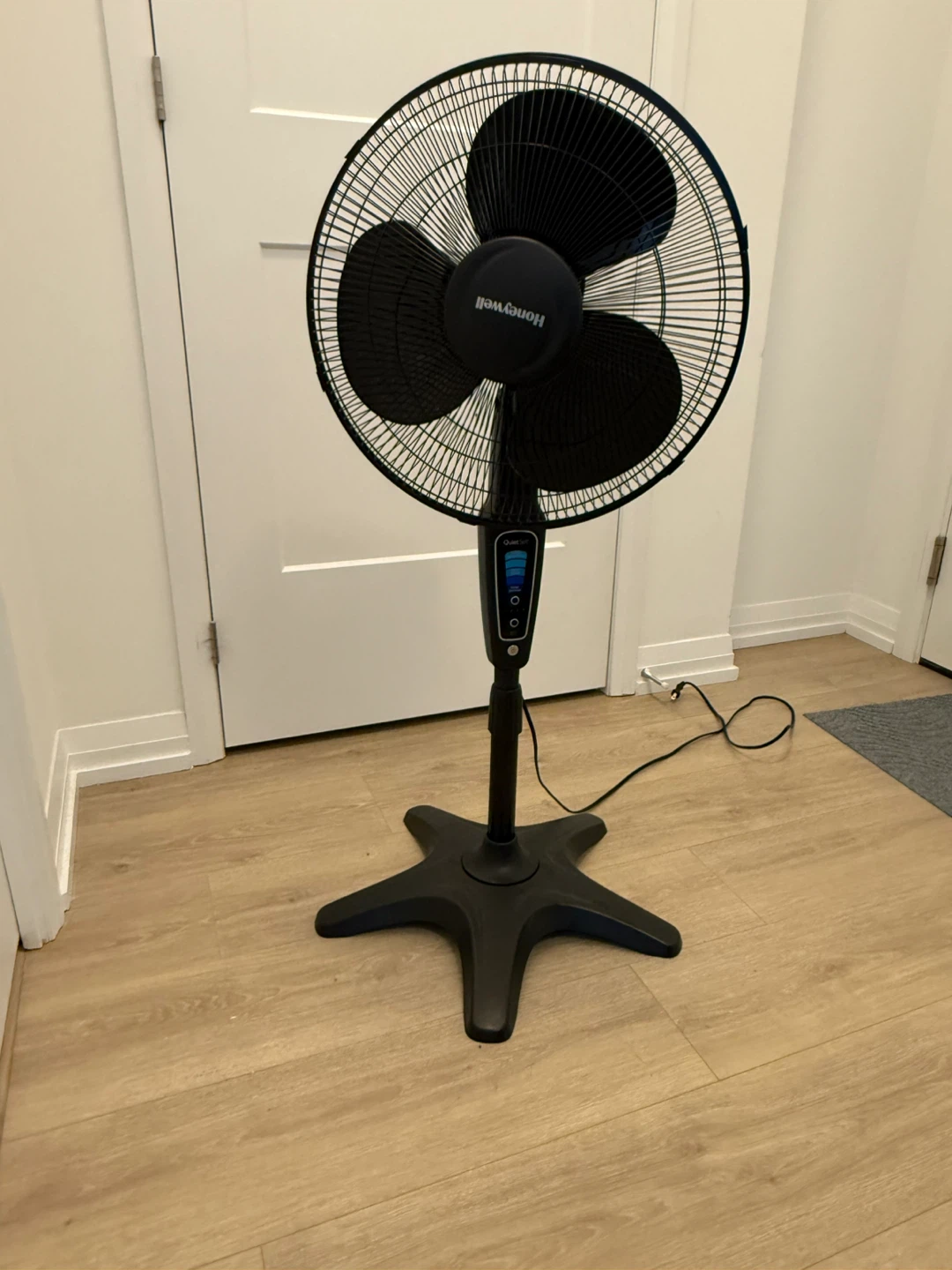 Honeywell Pedestal Fan with Remote