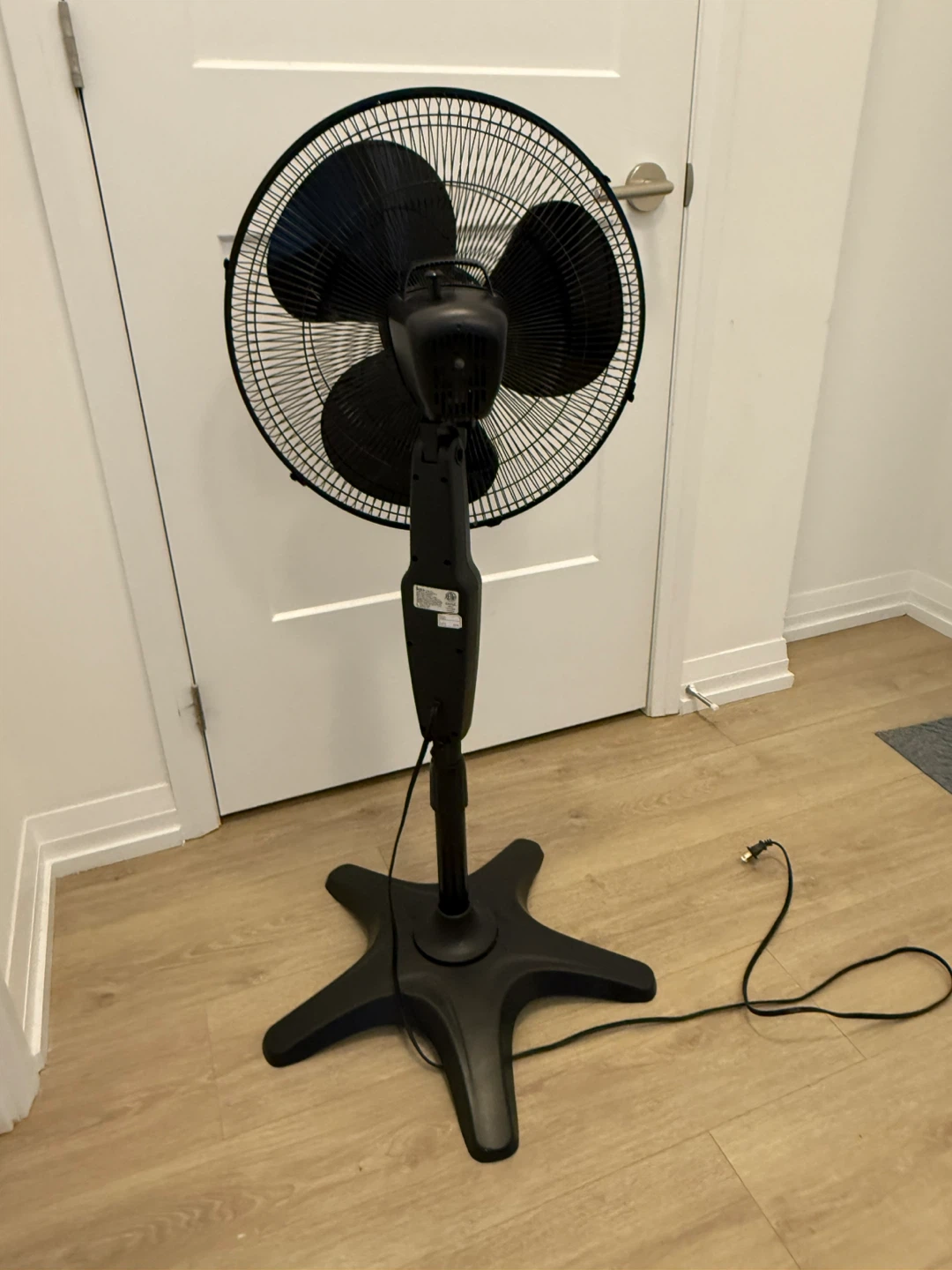 Honeywell Pedestal Fan with Remote - photo 2