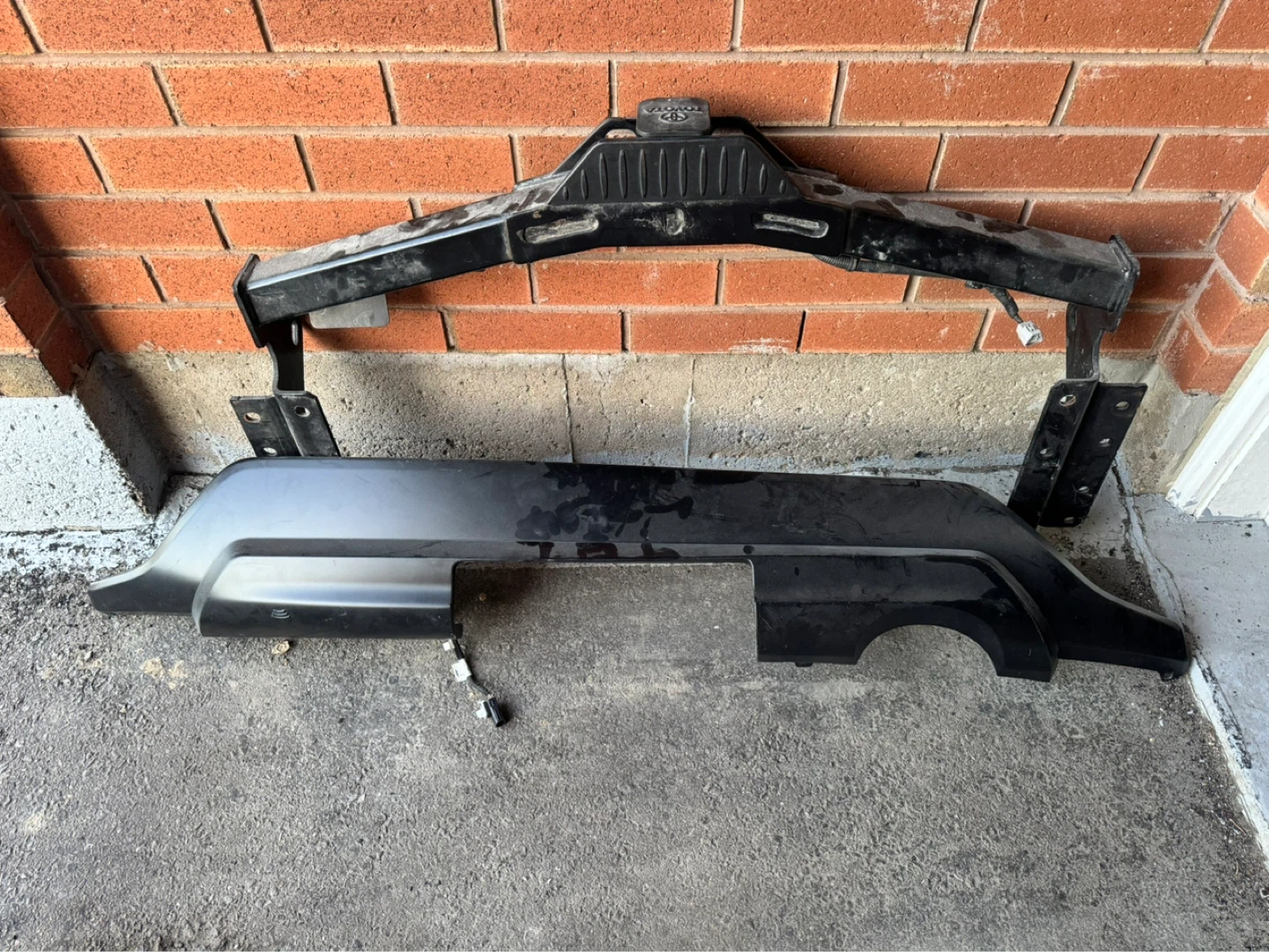 Original Factory Toyota Highlander Tow hitch And Bumper piece